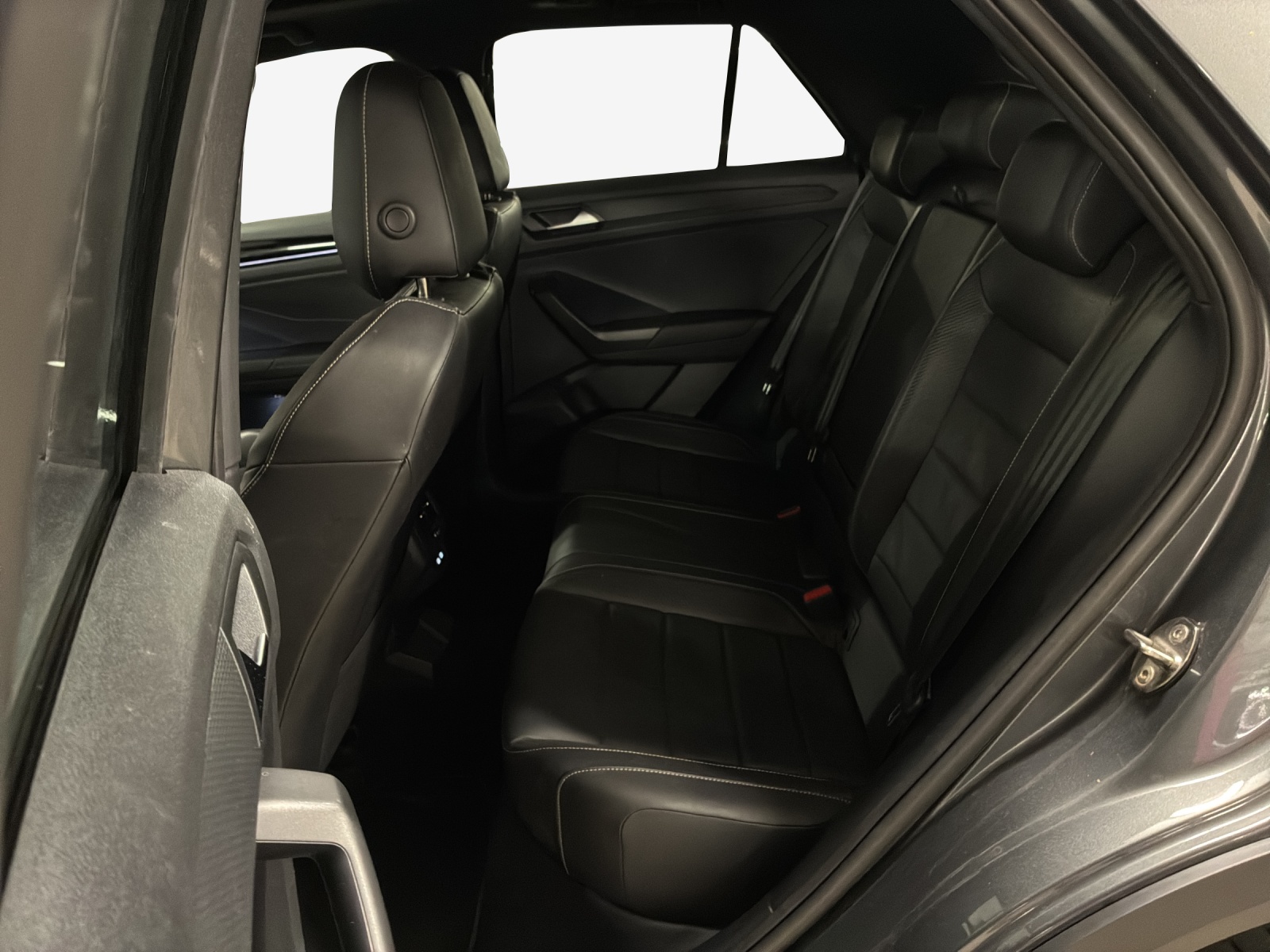 VW T-Roc 2.0 TSI R-Line DSG 4Motion-image-11