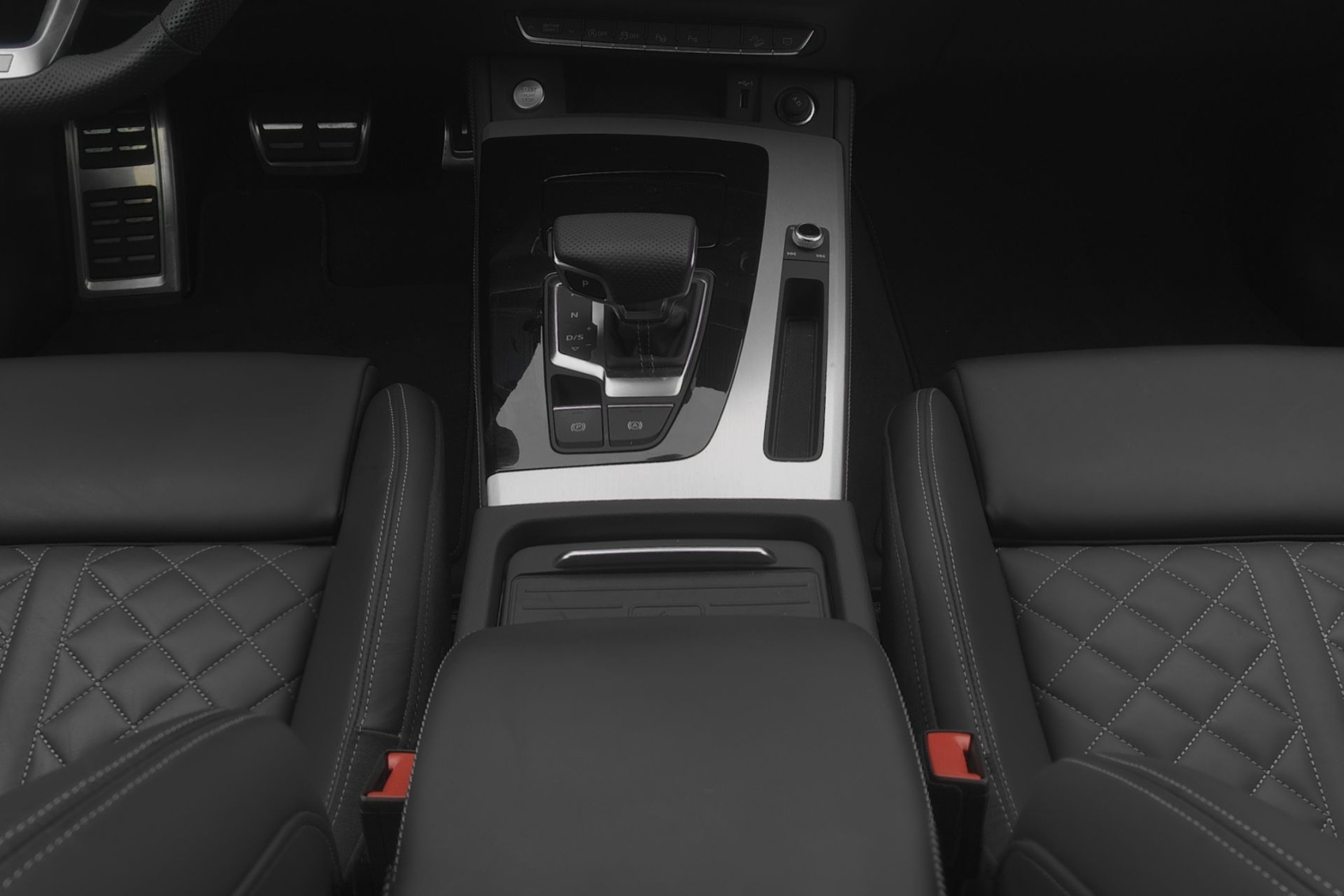 AUDI Q5 40 TDI Black Edition S-Line quattro S-tronic *CH-FZG. / Gratisservice / Werksgarantie*-image-8