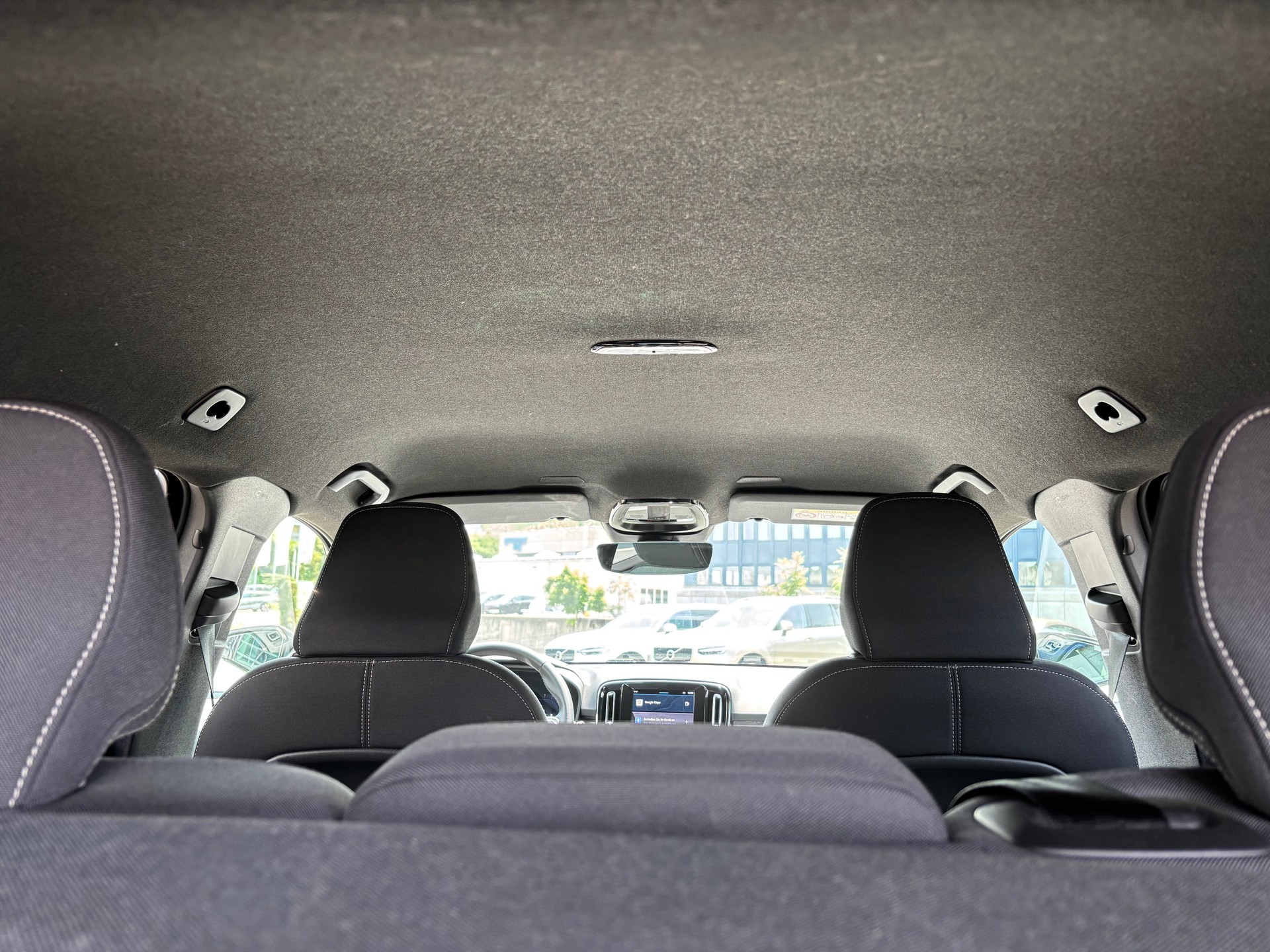 VOLVO XC40 2.0 B4 MH Plus Dark-image-10