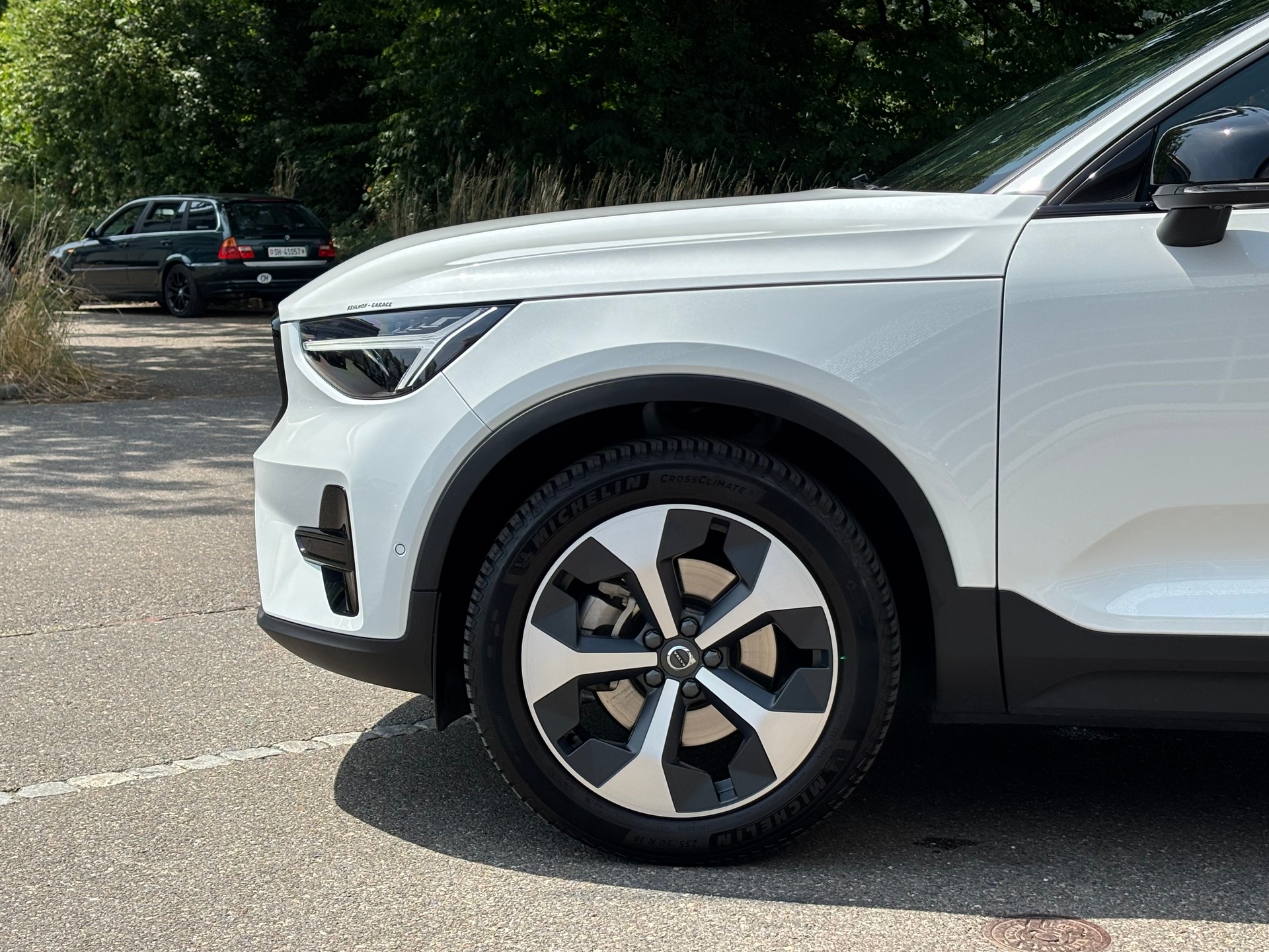 VOLVO XC40 2.0 B4 MH Plus Dark-image-1