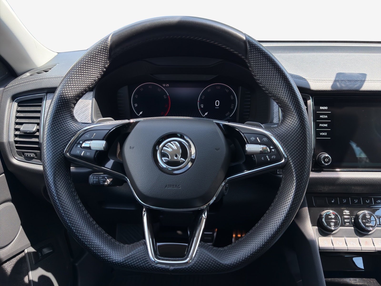 SKODA Kodiaq 2.0 TSI 4x4 Style-image-9