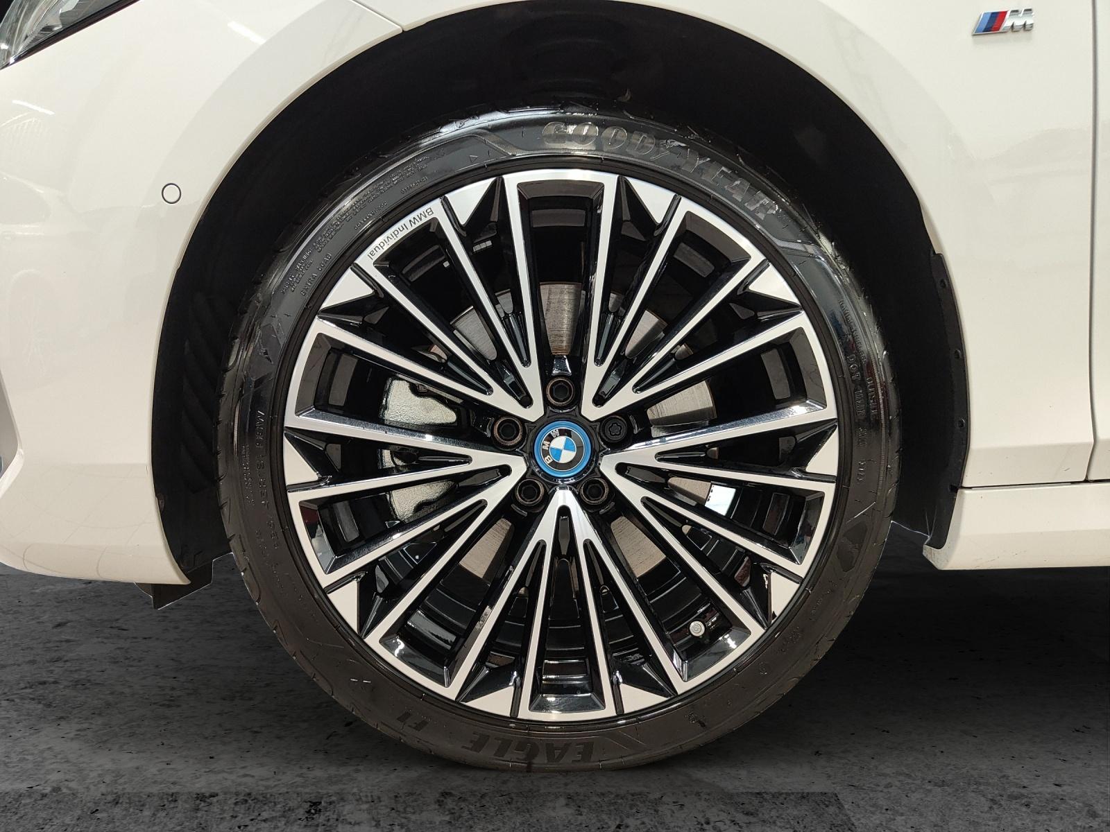 BMW 230e xDrive paddles Active Tourer-image-8