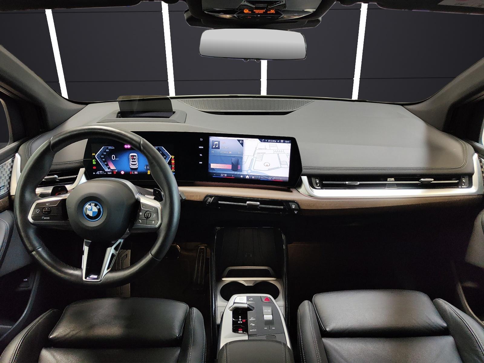 BMW 230e xDrive paddles Active Tourer-image-18