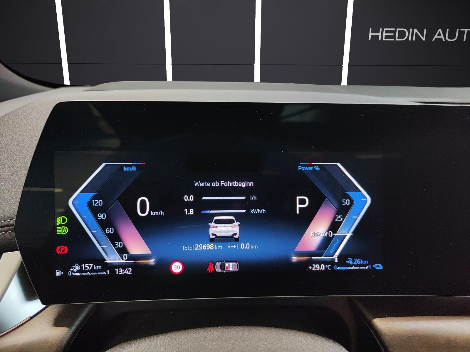 BMW 230e xDrive paddles Active Tourer-image-10