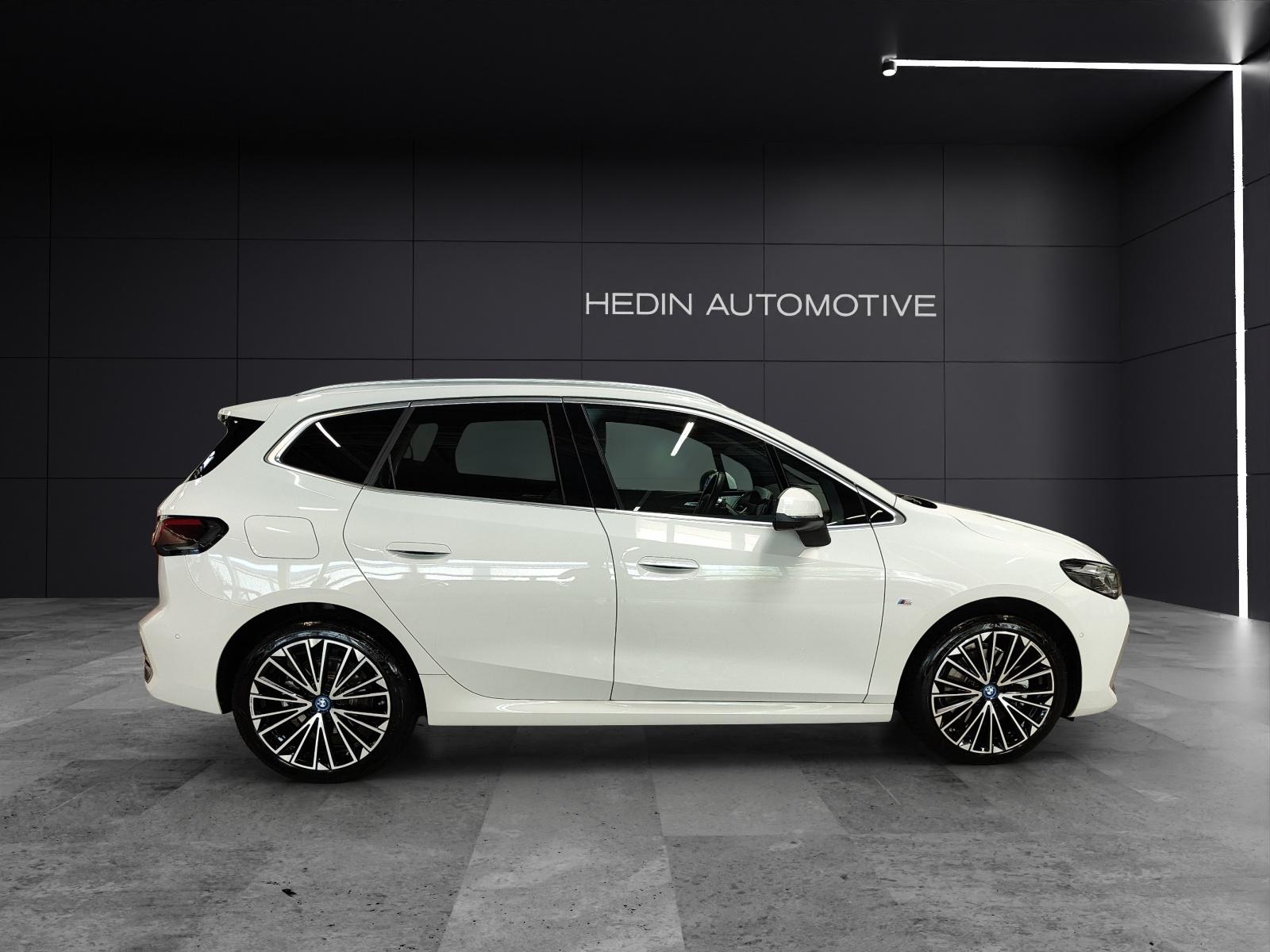 BMW 230e xDrive paddles Active Tourer-image-6