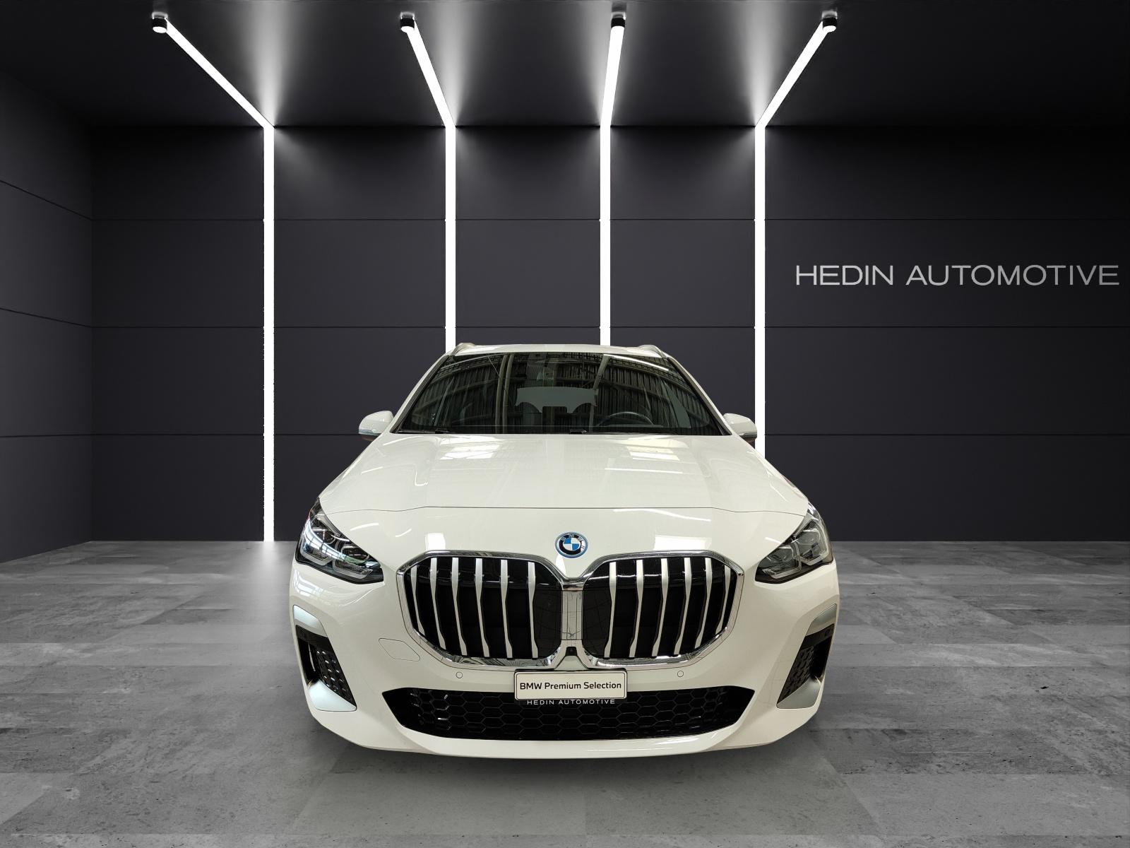 BMW 230e xDrive paddles Active Tourer-image-2