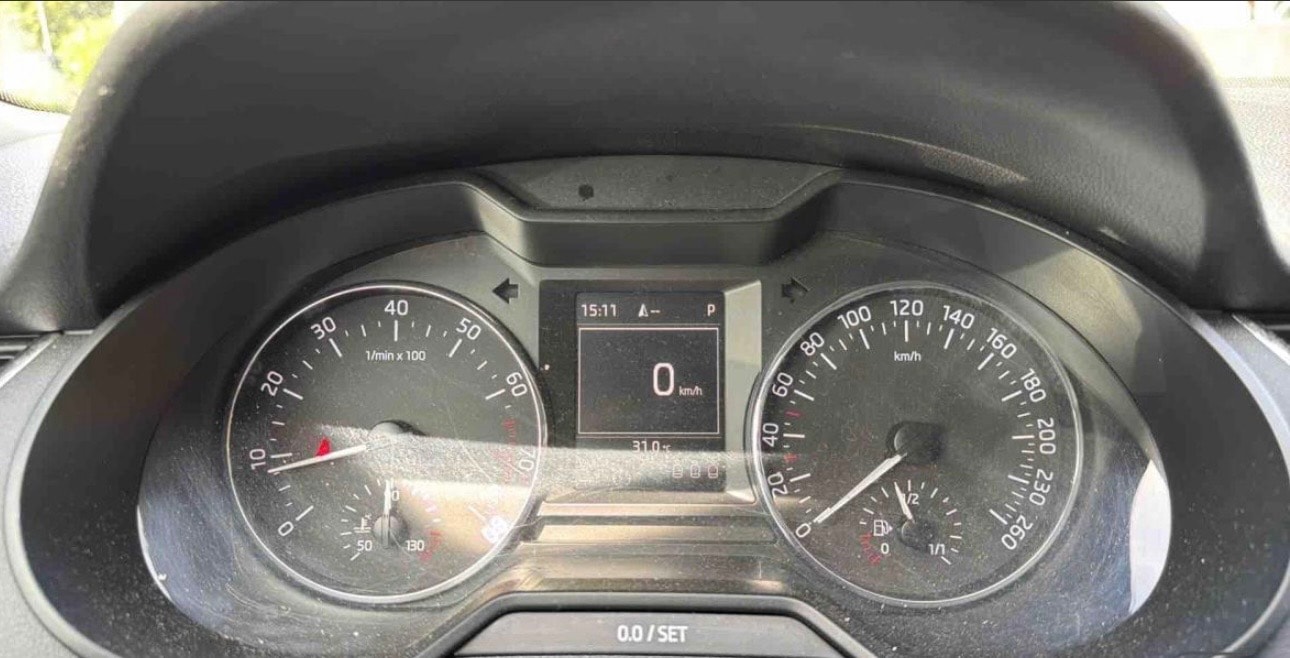 SKODA Octavia Combi 1.8 TSI Elegance 4x4 DSG-image-10