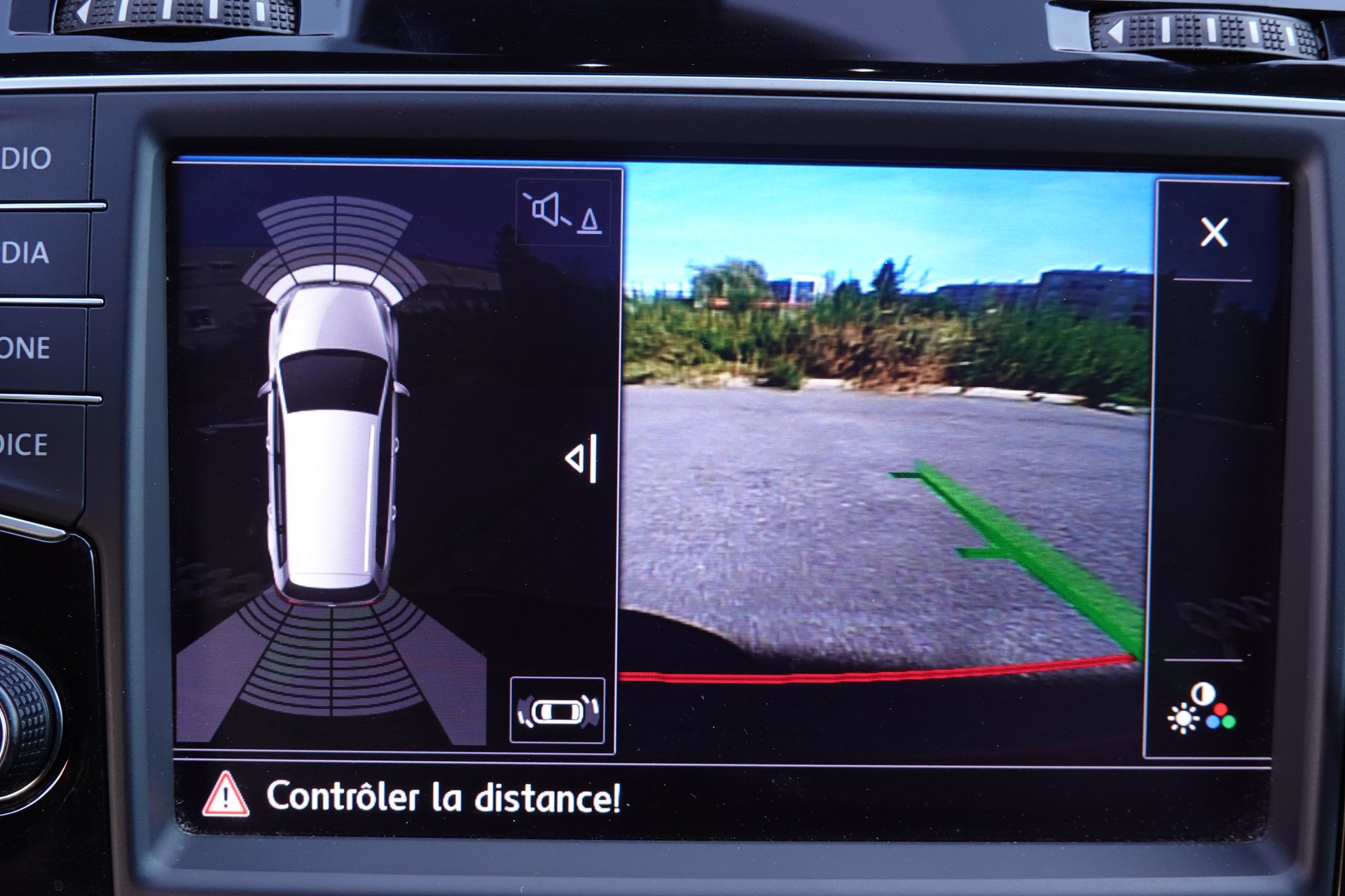VW Golf Variant 2.0 TSI R 4 Motion DSG * CH Auto * Camera recul * Capteurs avant/arriere * Toit Ouvrant * Phares Xenon *-image-16
