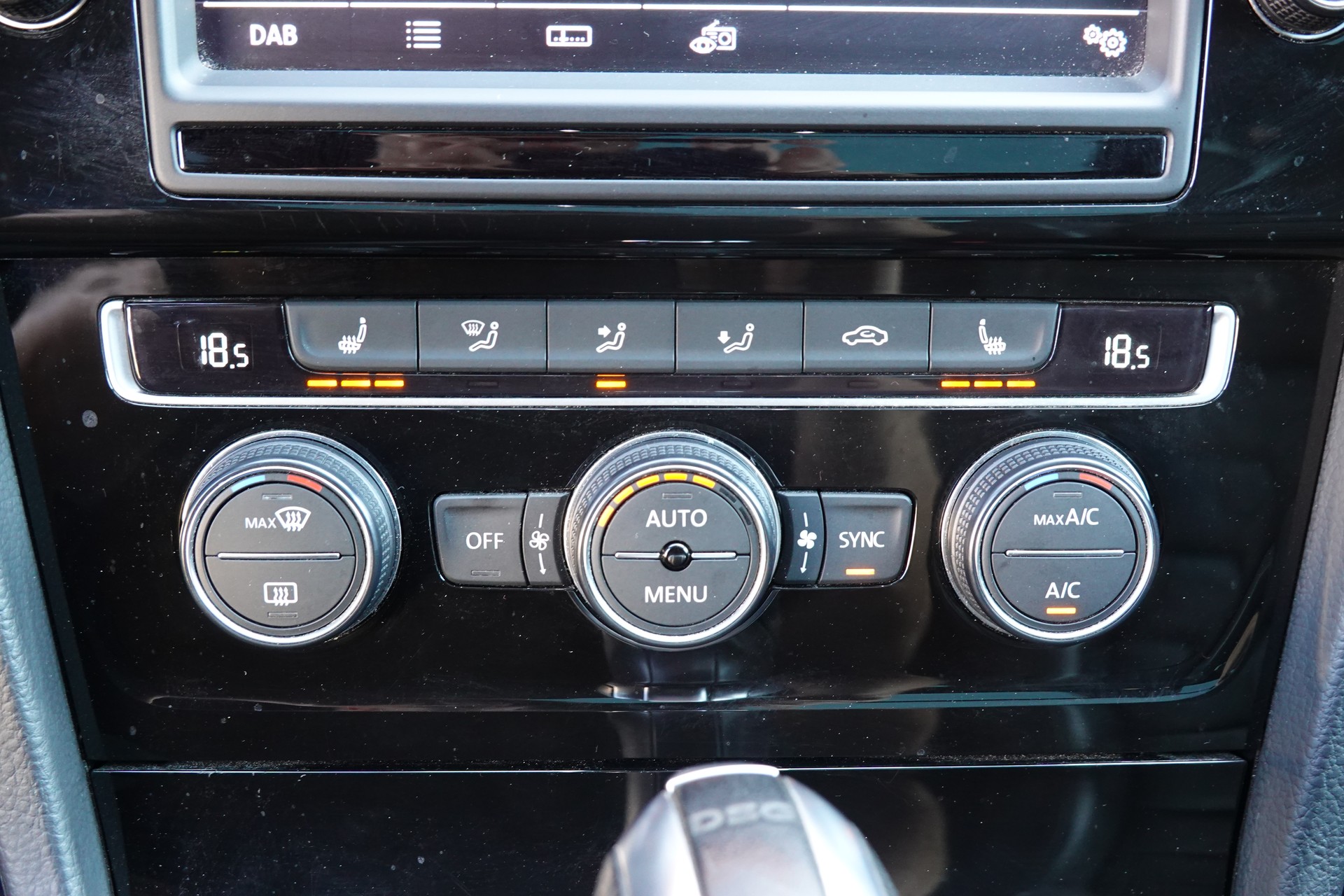 VW Golf Variant 2.0 TSI R 4 Motion DSG * CH Auto * Camera recul * Capteurs avant/arriere * Toit Ouvrant * Phares Xenon *-image-15