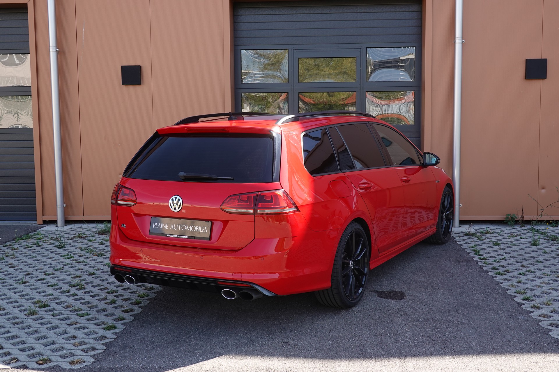 VW Golf Variant 2.0 TSI R 4 Motion DSG * CH Auto * Camera recul * Capteurs avant/arriere * Toit Ouvrant * Phares Xenon *-image-7
