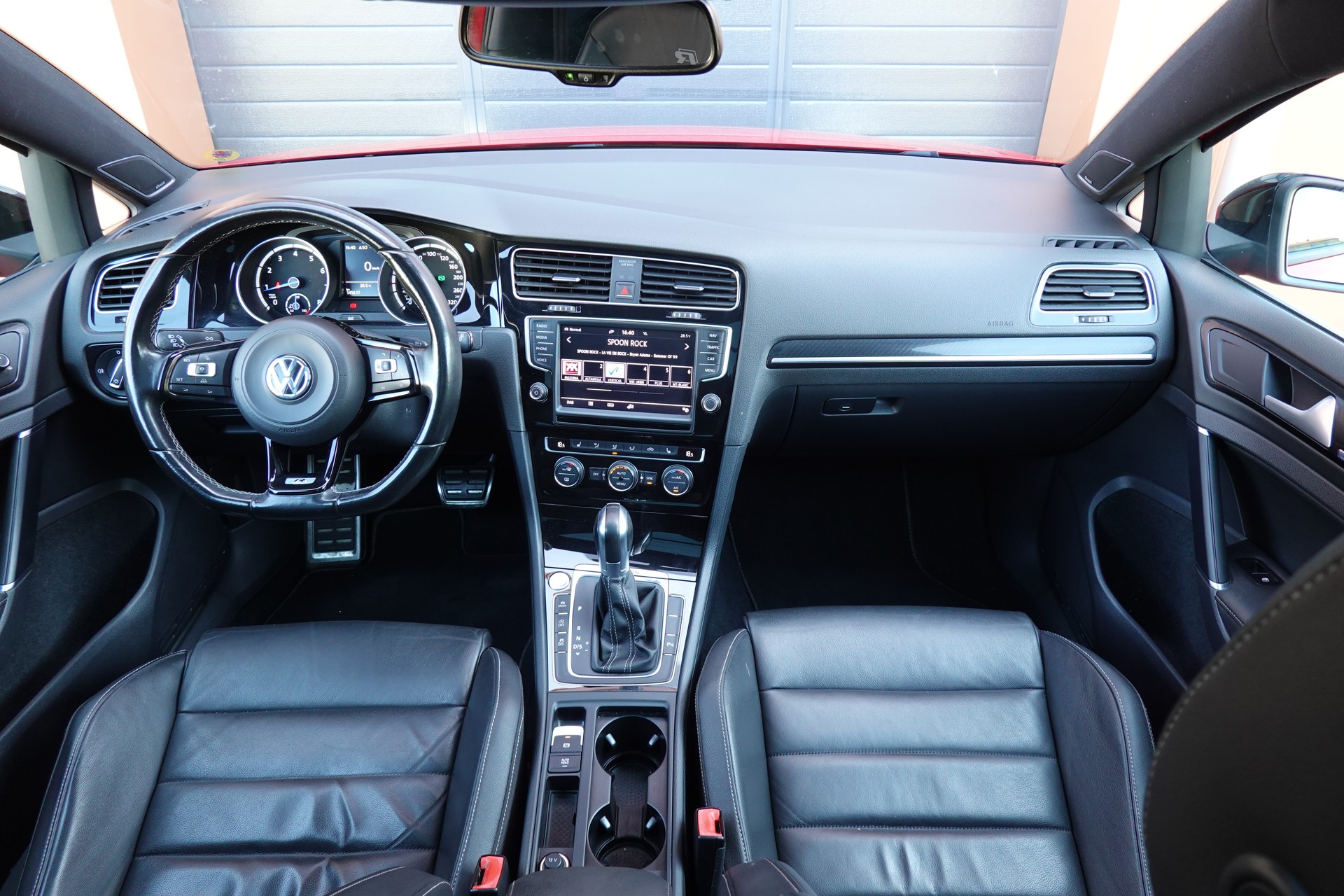 VW Golf Variant 2.0 TSI R 4 Motion DSG * CH Auto * Camera recul * Capteurs avant/arriere * Toit Ouvrant * Phares Xenon *-image-10
