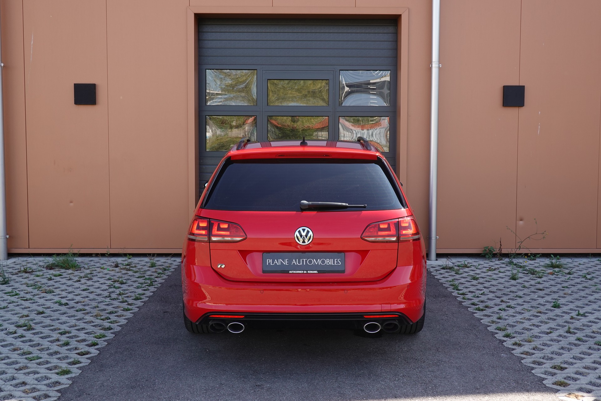 VW Golf Variant 2.0 TSI R 4 Motion DSG * CH Auto * Camera recul * Capteurs avant/arriere * Toit Ouvrant * Phares Xenon *-image-8