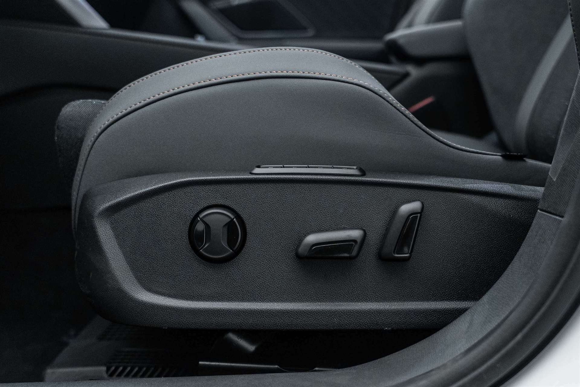CUPRA Formentor 2.0 TSi Extreme 333PS 4Drive DSG-Automat-image-17