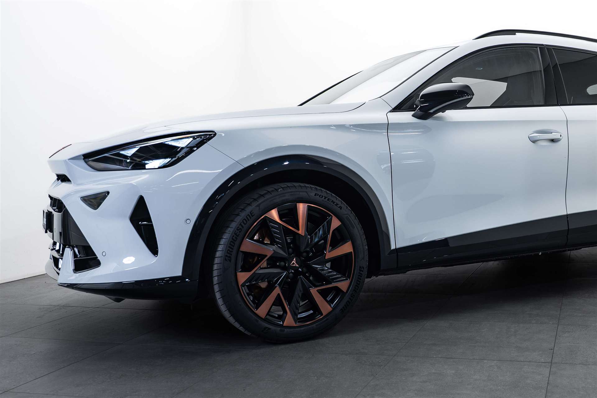 CUPRA Formentor 2.0 TSi Extreme 333PS 4Drive DSG-Automat-image-1