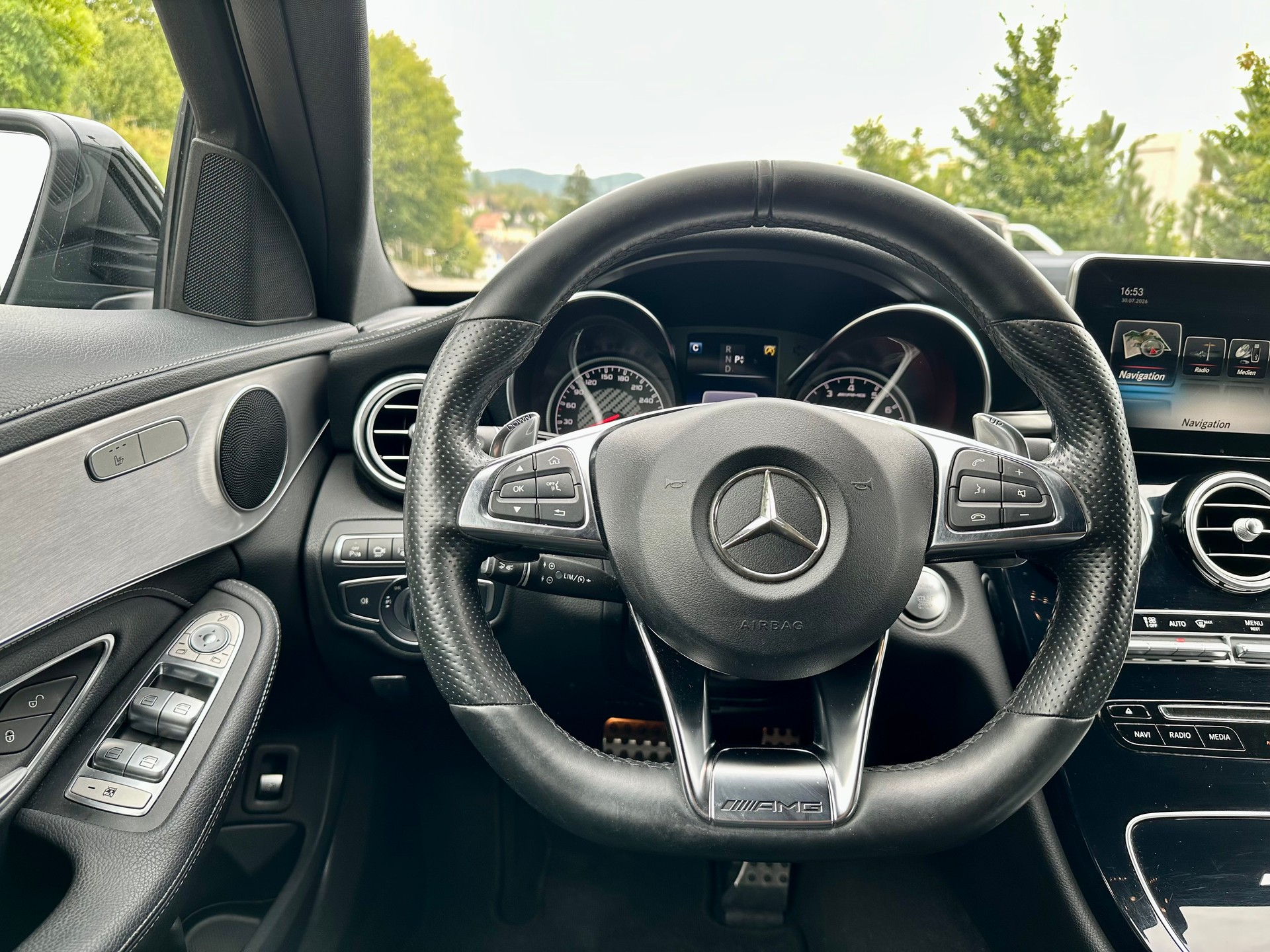 MERCEDES-BENZ C 63 AMG Speedshift-image-12