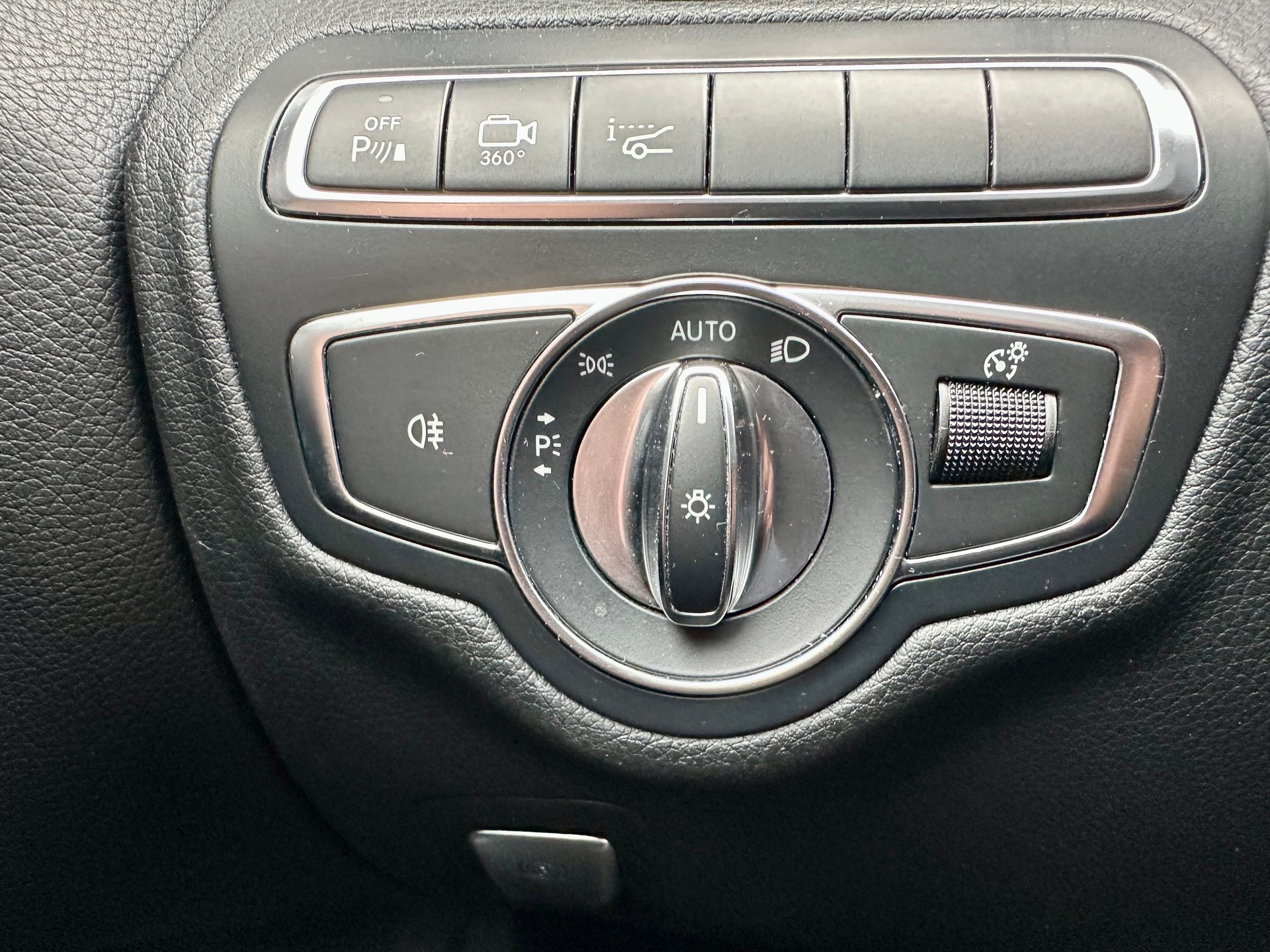 MERCEDES-BENZ C 63 AMG Speedshift-image-23
