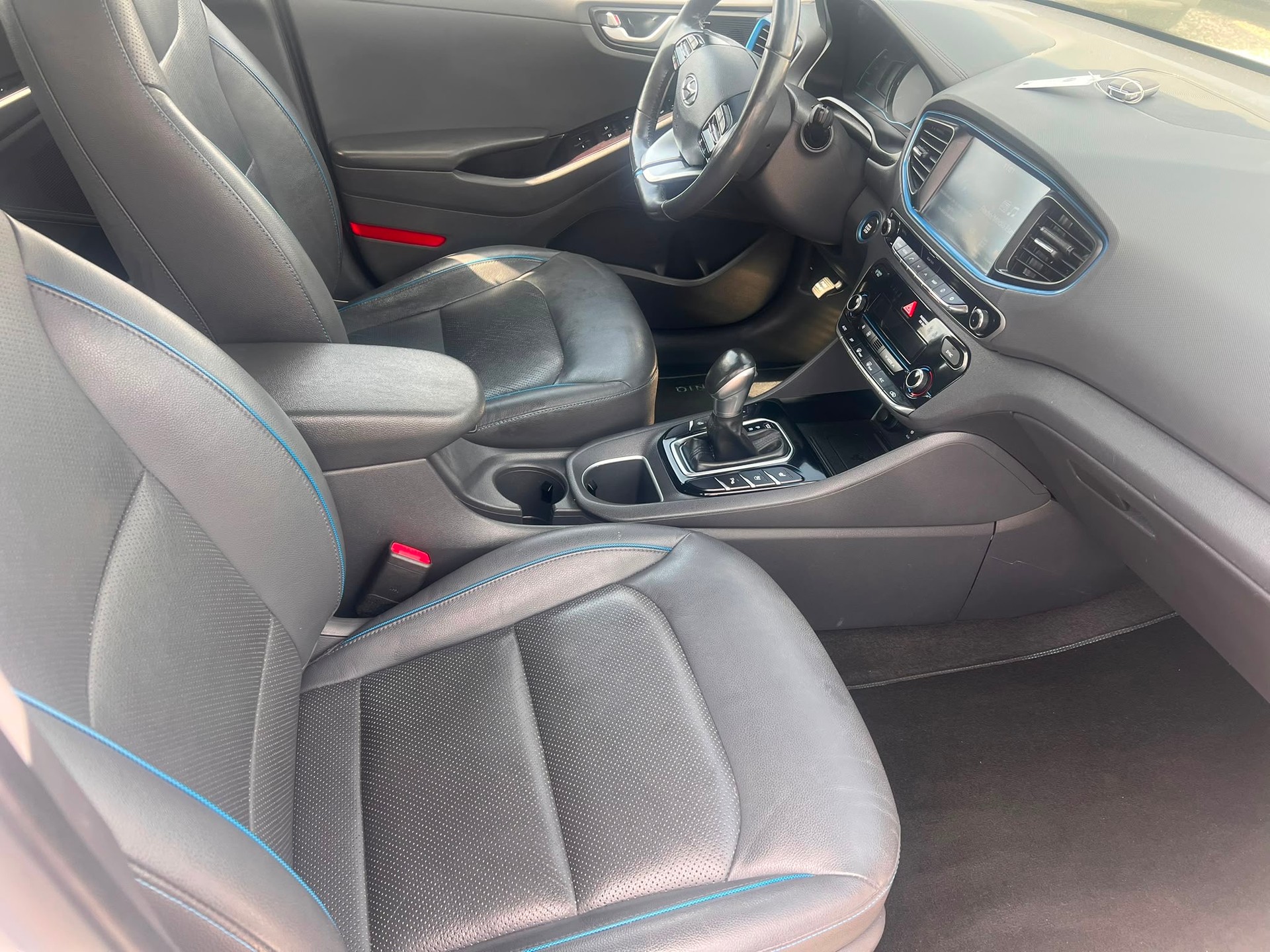 HYUNDAI Ioniq 1.6 GDi HEV Launch Plus DCT-image-5