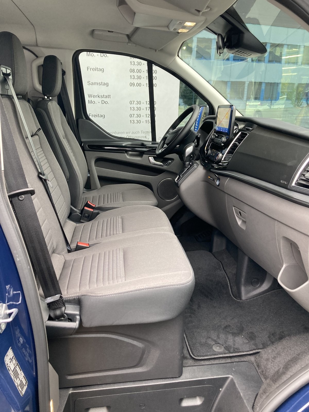 FORD Tourneo Custom 320 L2 2.0 TDCi 150 Titanium-image-15