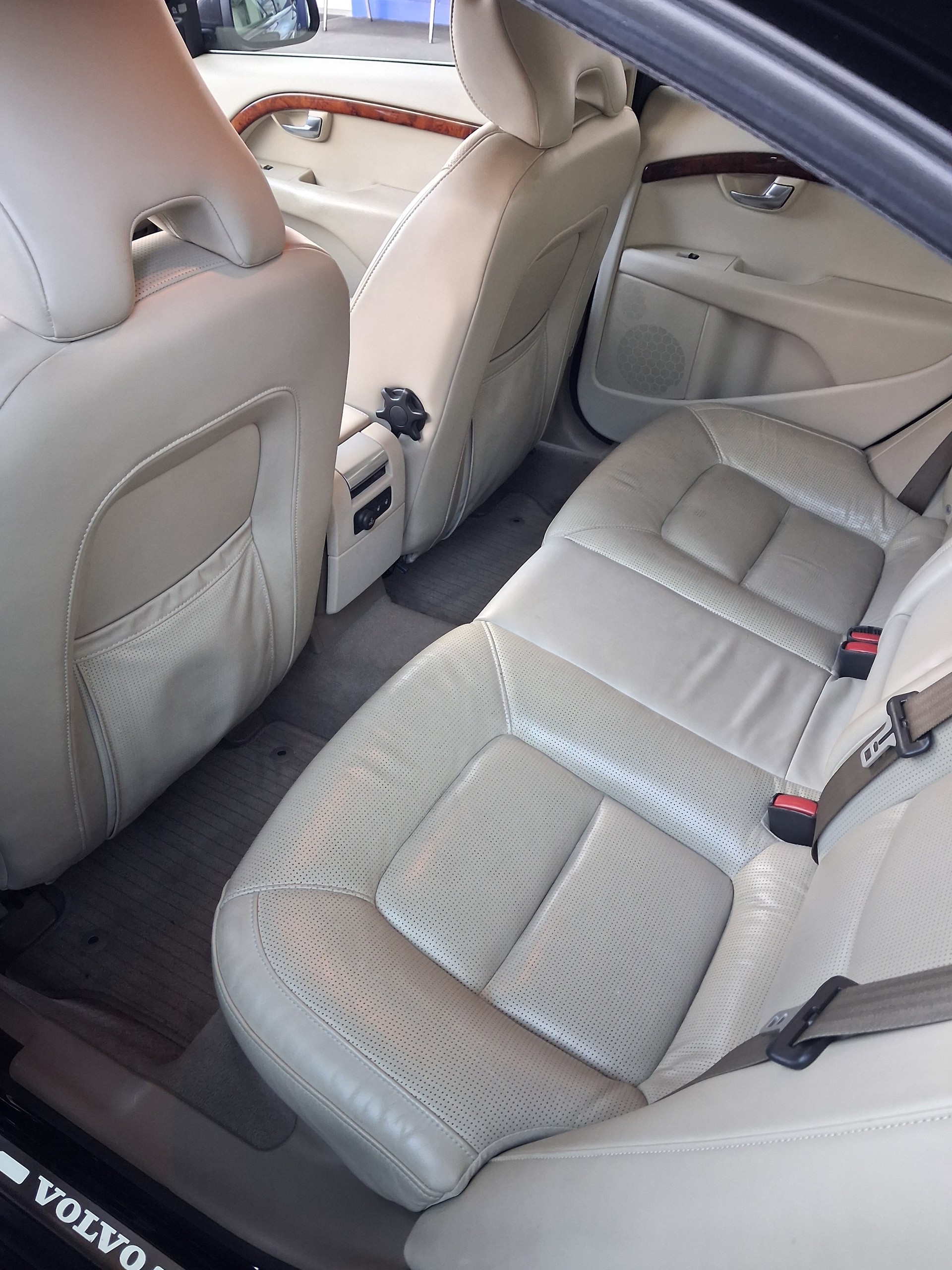 VOLVO S80 4.4 V8 AWD Executive Geartronic-image-7