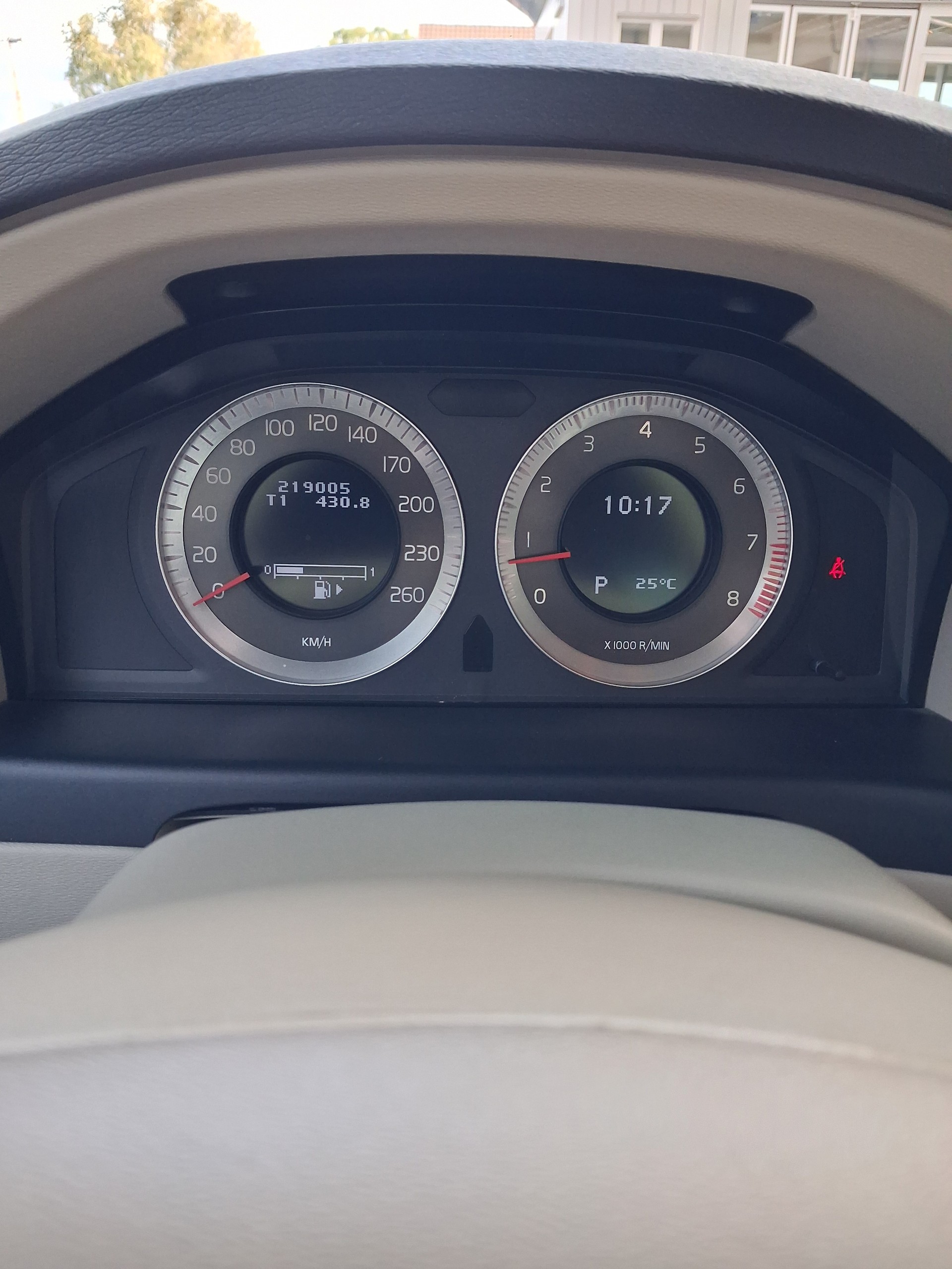 VOLVO S80 4.4 V8 AWD Executive Geartronic-image-9