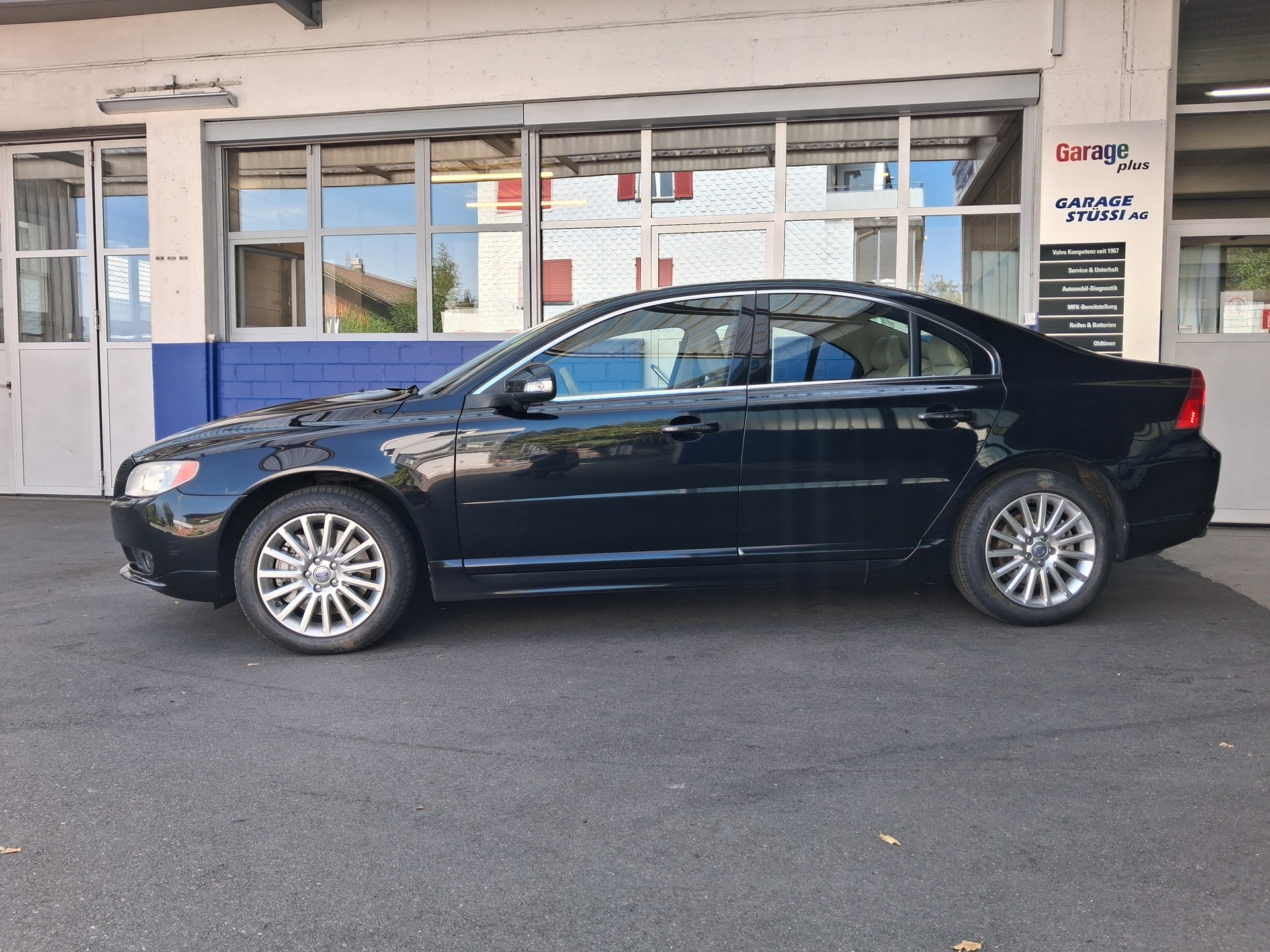 VOLVO S80 4.4 V8 AWD Executive Geartronic-image-1