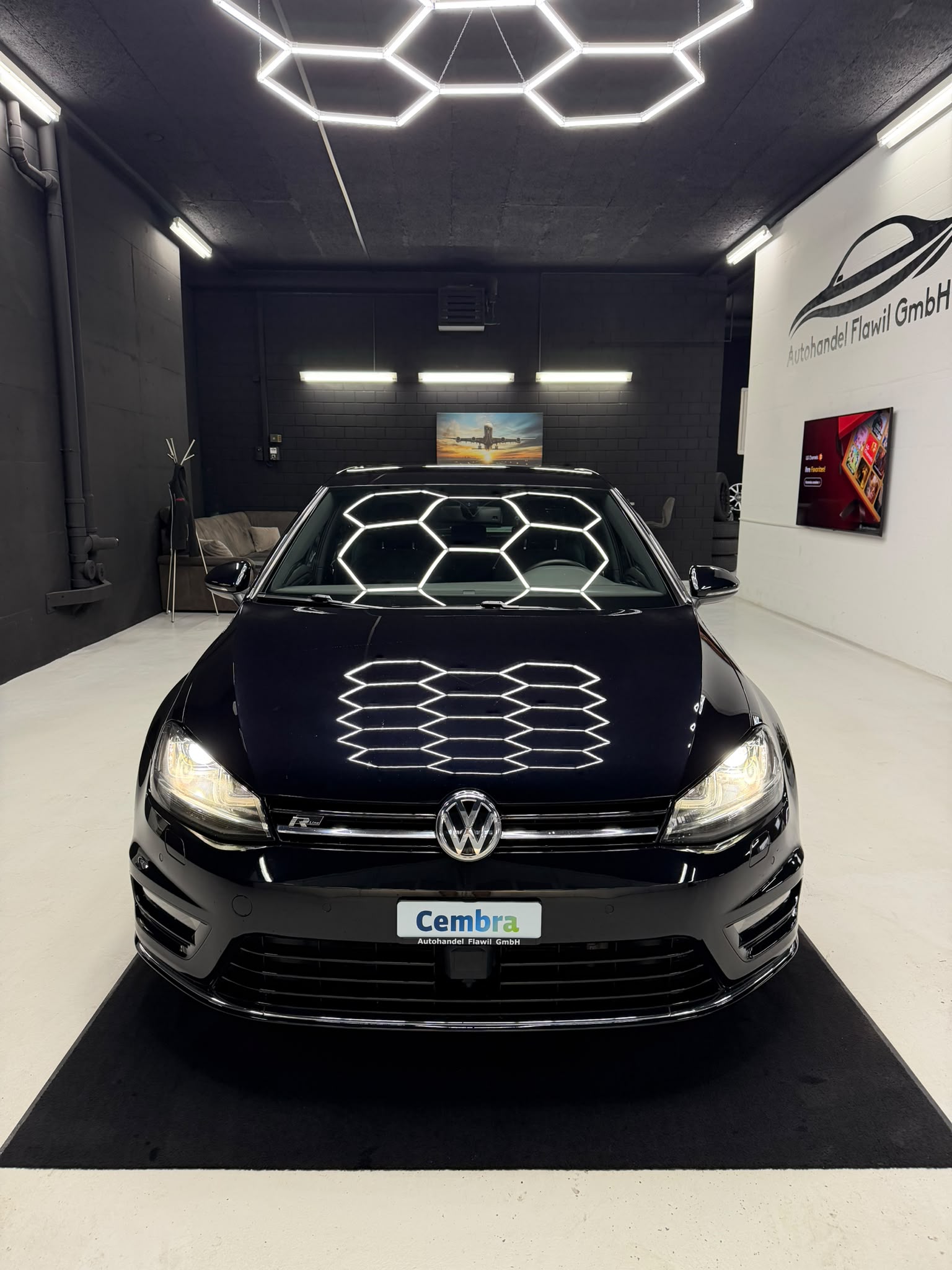 VW Golf 1.4 TSI Lounge R-Line DSG-image-1