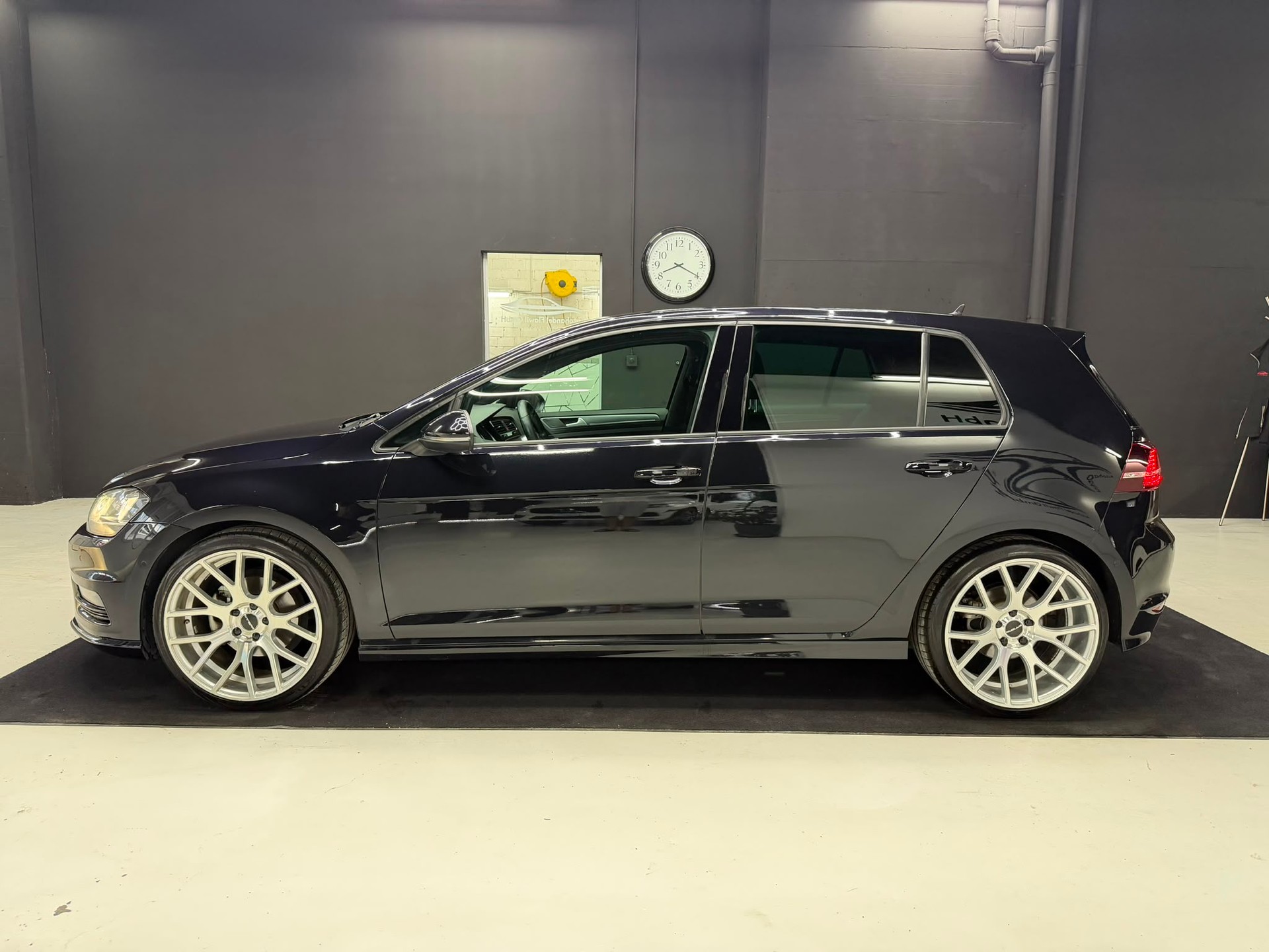 VW Golf 1.4 TSI Lounge R-Line DSG-image-11