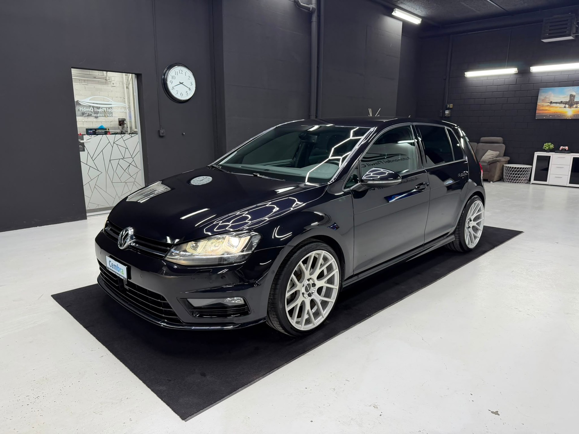 VW Golf 1.4 TSI Lounge R-Line DSG-image-2