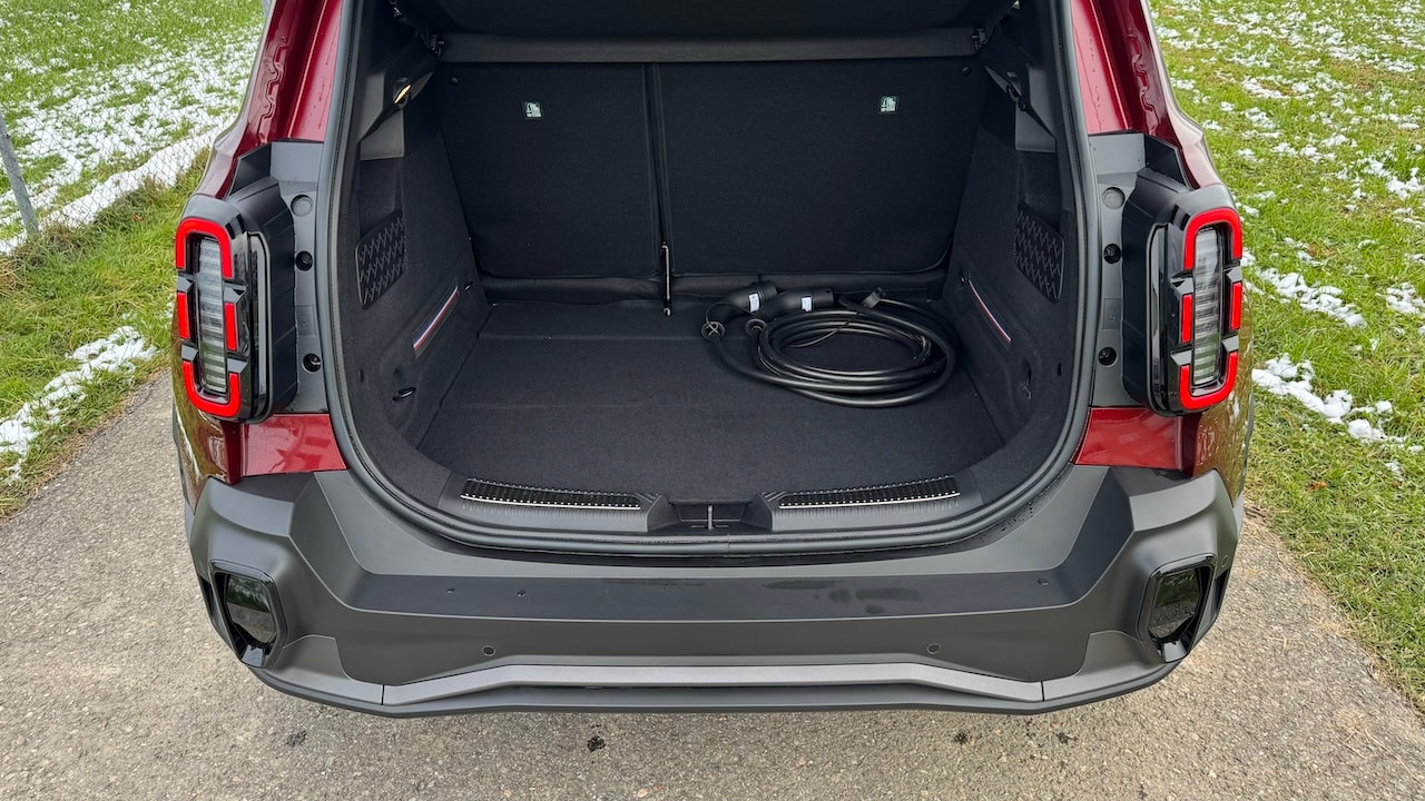 RENAULT R4 E-Tech Comfort Range 52 kWh Iconic-image-12