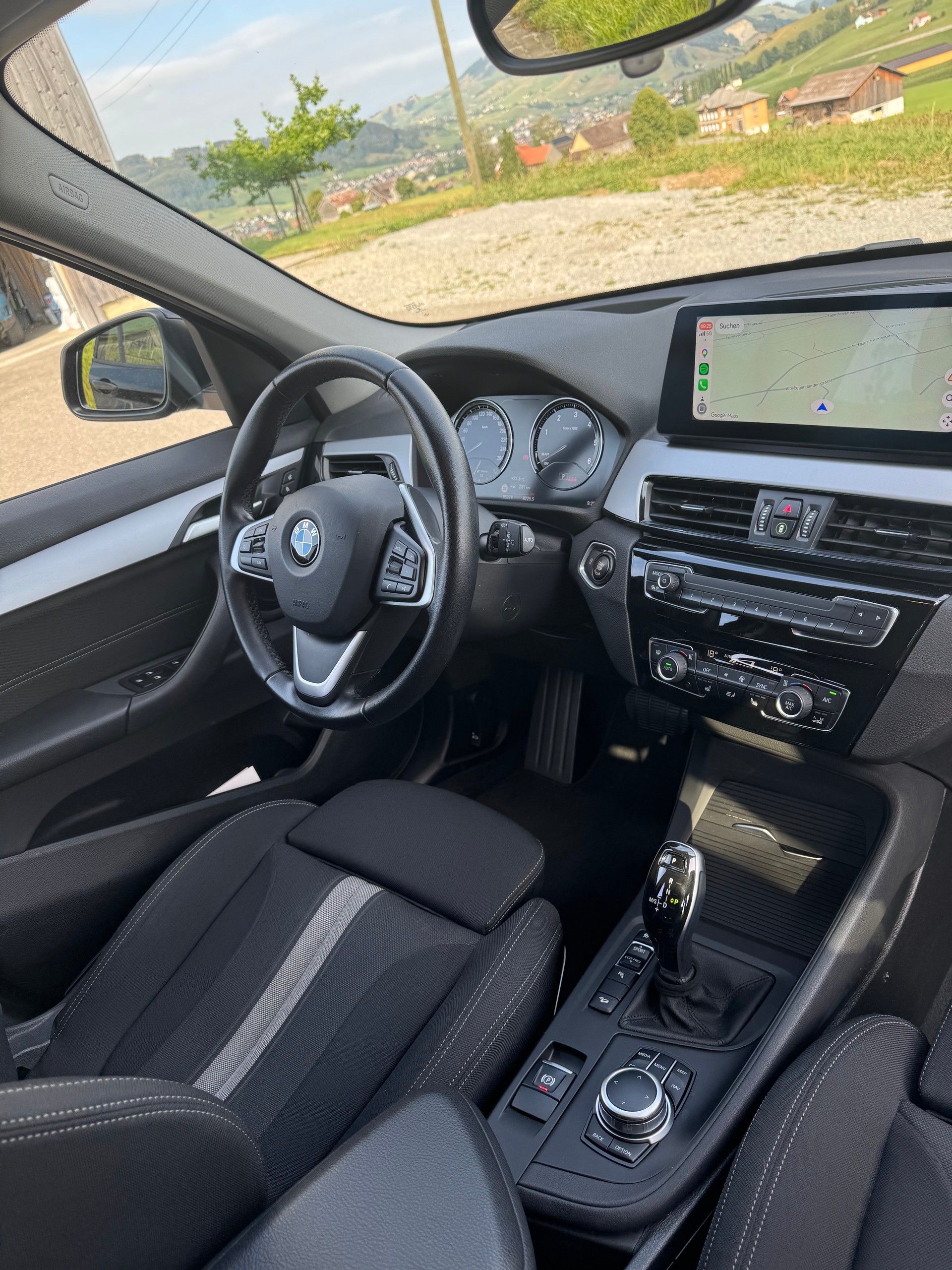 BMW 18d xDrive-image-3