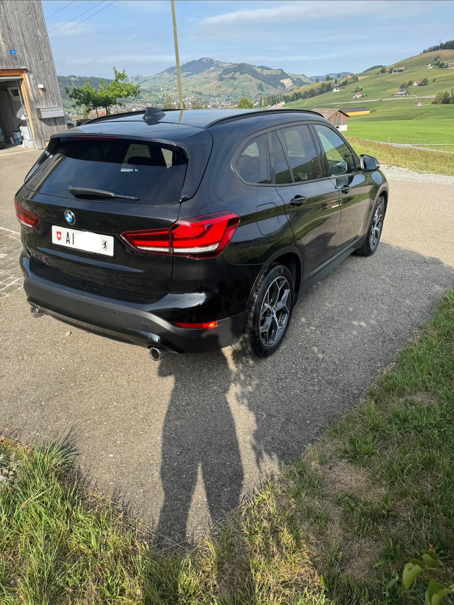 BMW 18d xDrive-image-2