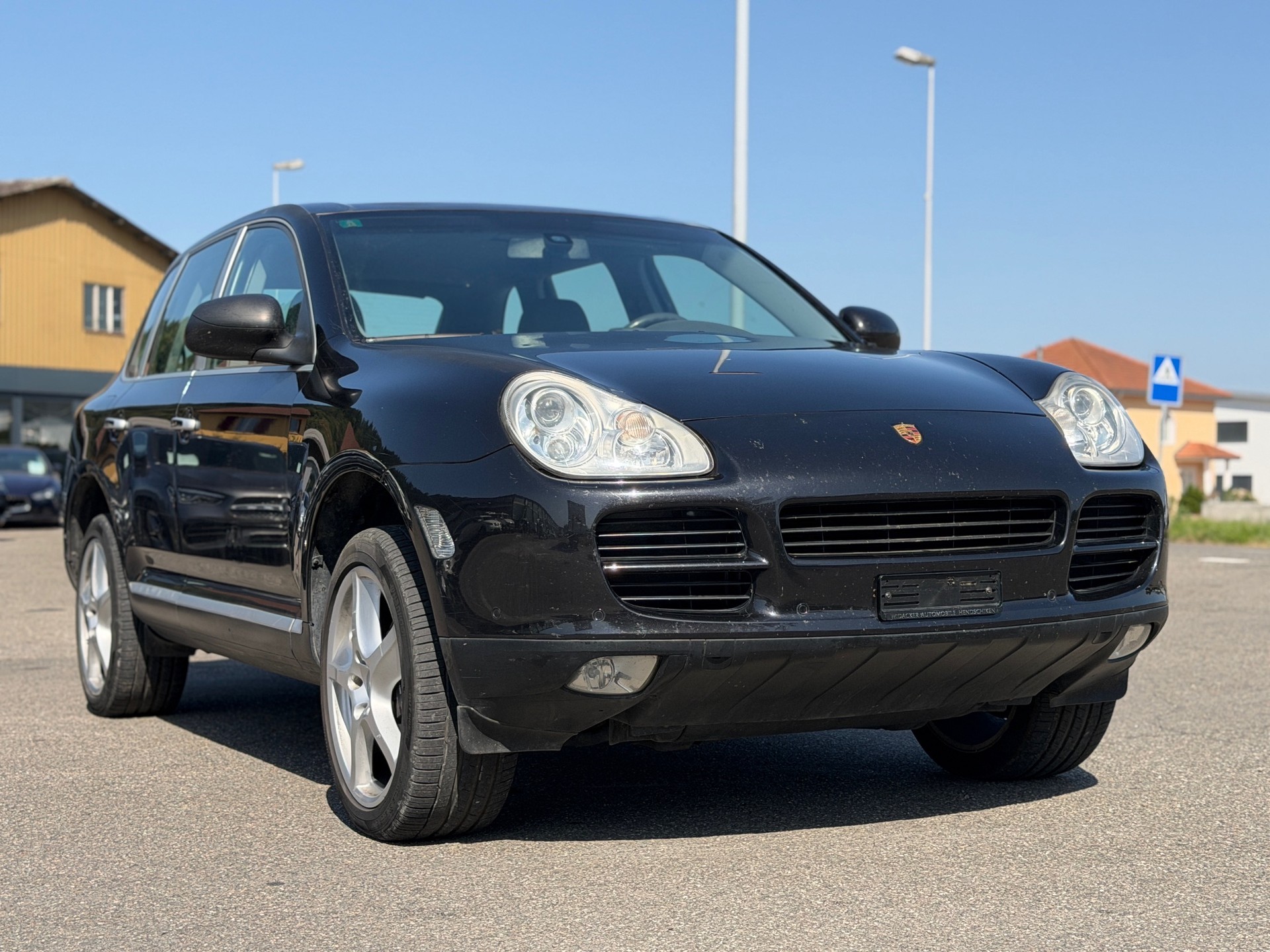 PORSCHE Cayenne-image-2