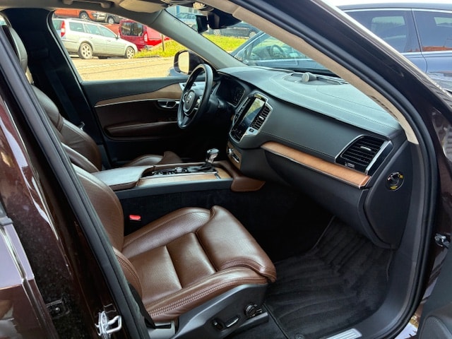 VOLVO XC90 T5 AWD Inscription Geartronic-image-5