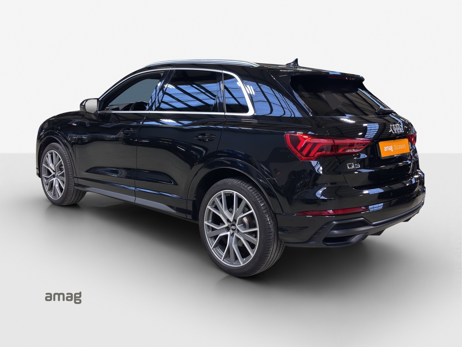 AUDI Q3 45 TFSI advanced quattro S-tronic-image-2