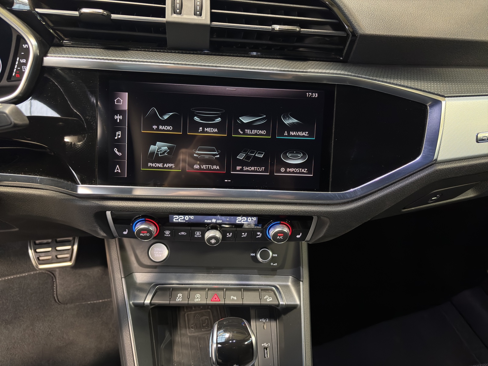 AUDI Q3 45 TFSI advanced quattro S-tronic-image-10
