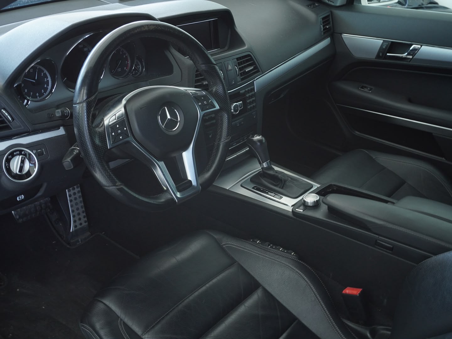 MERCEDES-BENZ E 200 CGI BlueEfficiency 7G-Tronic-image-2