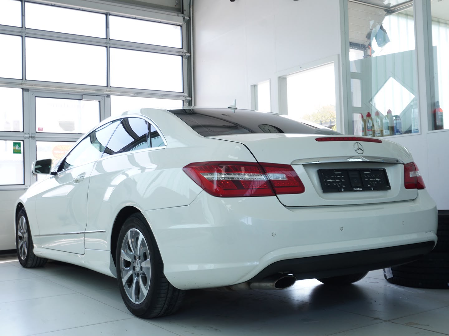 MERCEDES-BENZ E 200 CGI BlueEfficiency 7G-Tronic-image-1