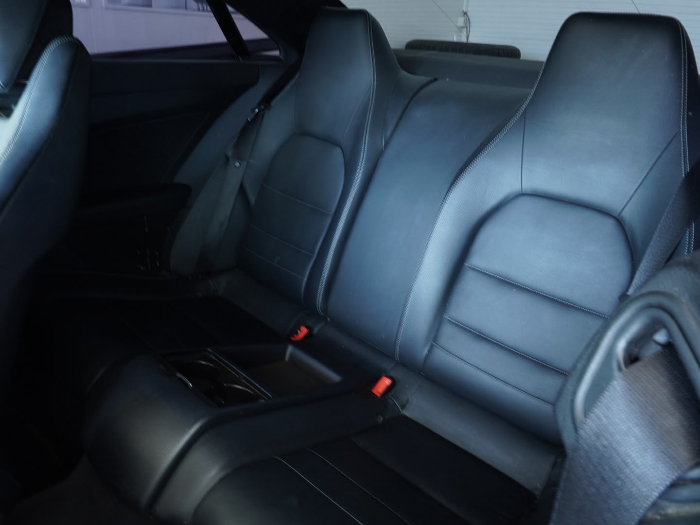 MERCEDES-BENZ E 200 CGI BlueEfficiency 7G-Tronic-image-6