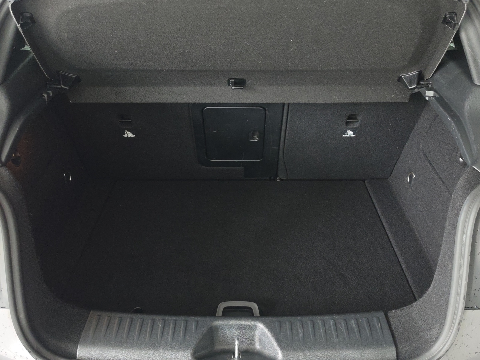 MERCEDES-BENZ A 200 Night Star 7G-DCT-image-15