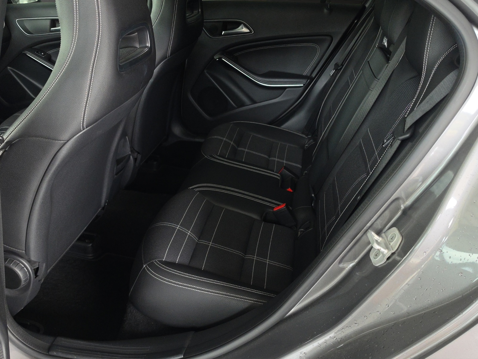 MERCEDES-BENZ A 200 Night Star 7G-DCT-image-11