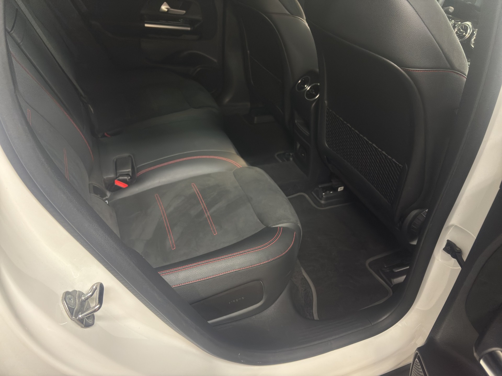 MERCEDES-BENZ EQA 300 AMG Line 4Matic, inkl. gratis Service-image-19