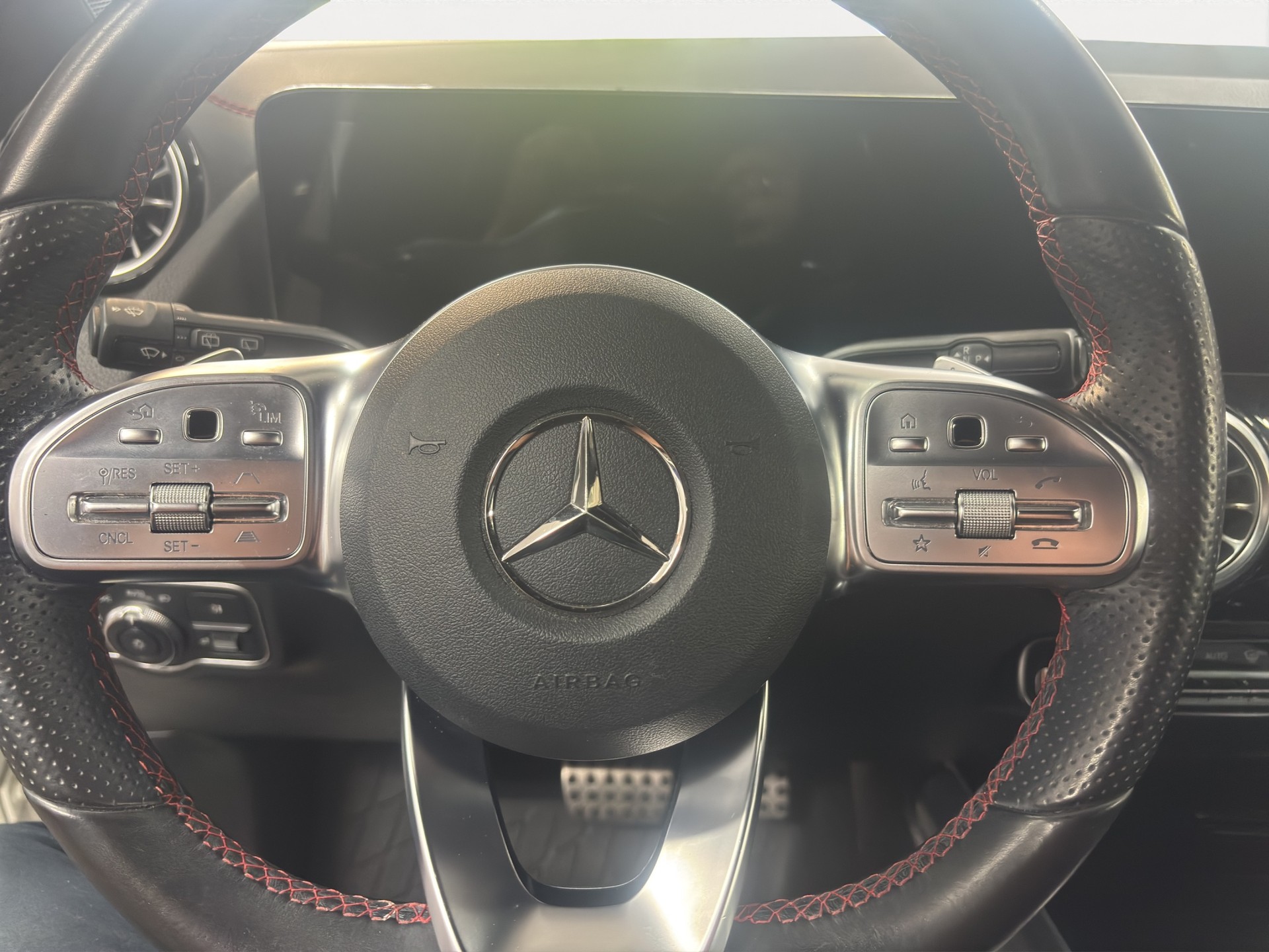 MERCEDES-BENZ EQA 300 AMG Line 4Matic, inkl. gratis Service-image-9