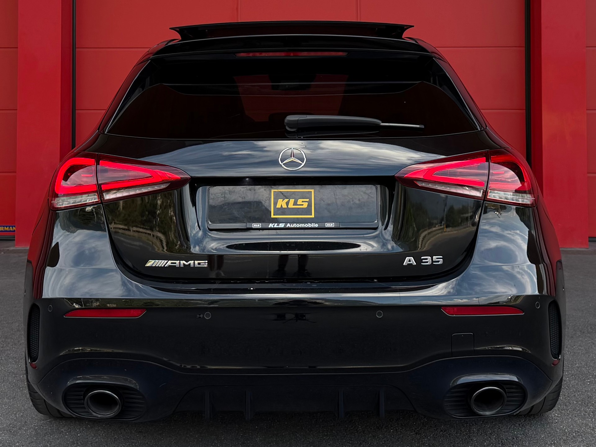 MERCEDES-BENZ A 35 AMG 4Matic Speedshift-image-4