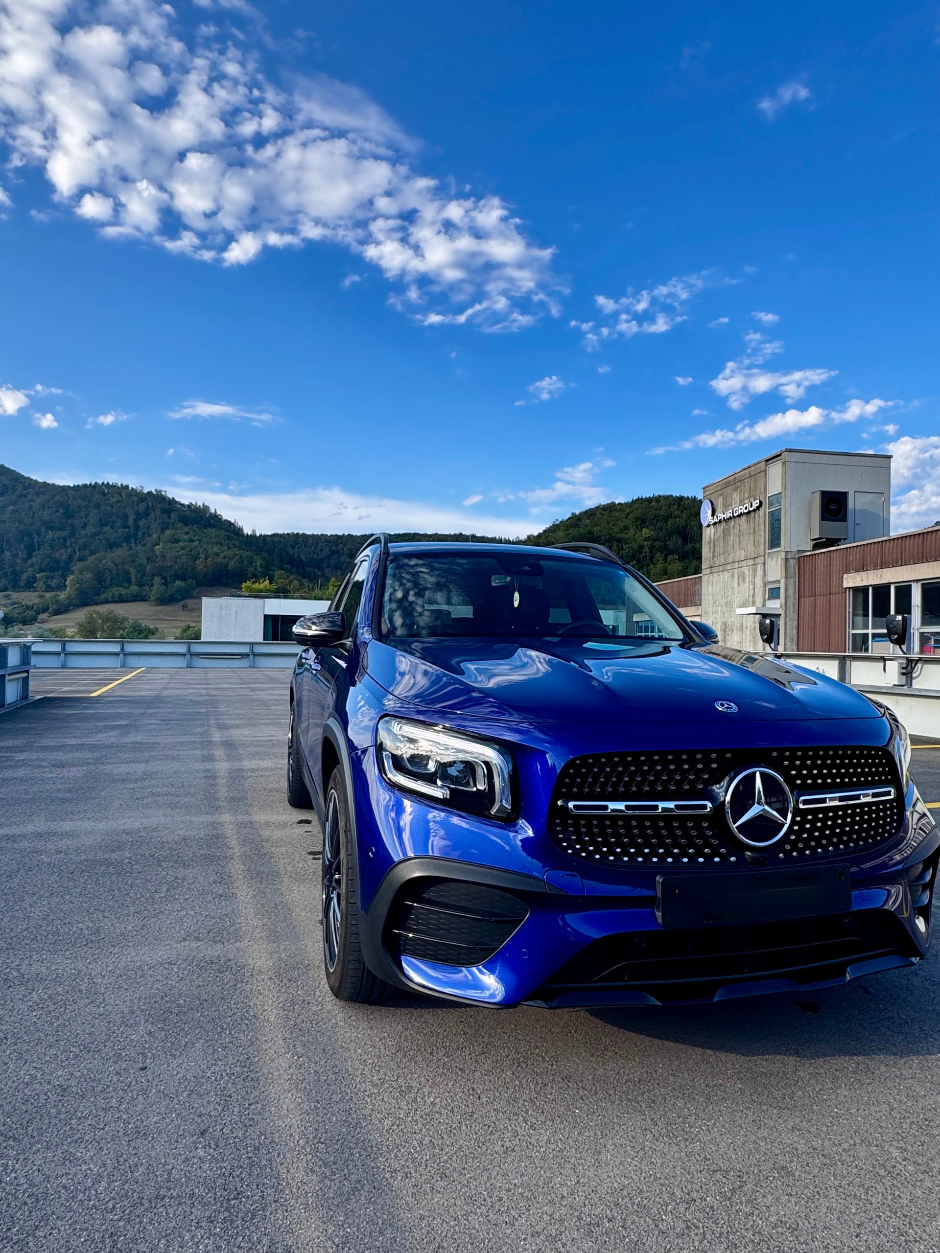 MERCEDES-BENZ GLB 220 d AMG Line 4matic-image-1
