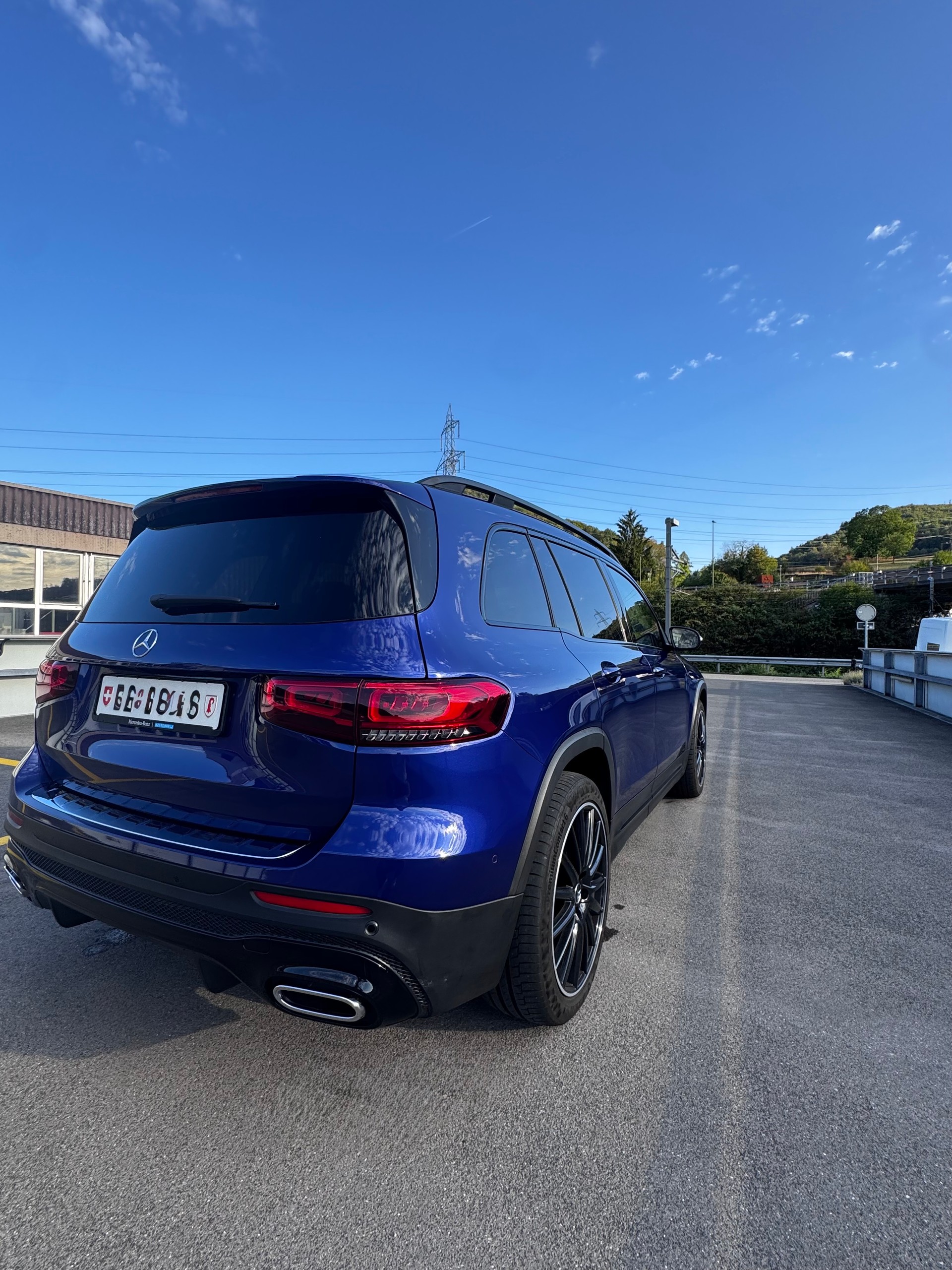 MERCEDES-BENZ GLB 220 d AMG Line 4matic-image-3