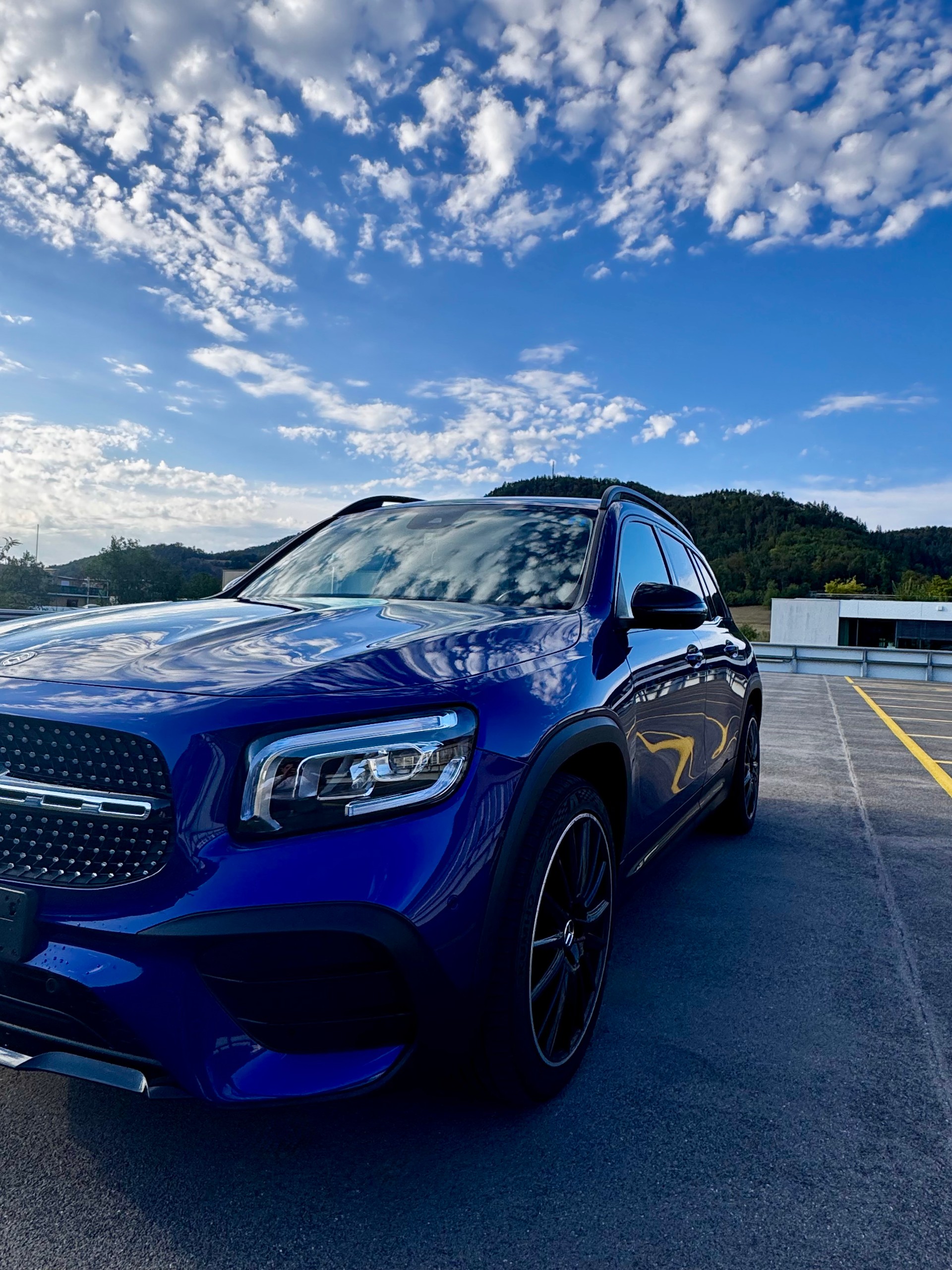 MERCEDES-BENZ GLB 220 d AMG Line 4matic-image-2
