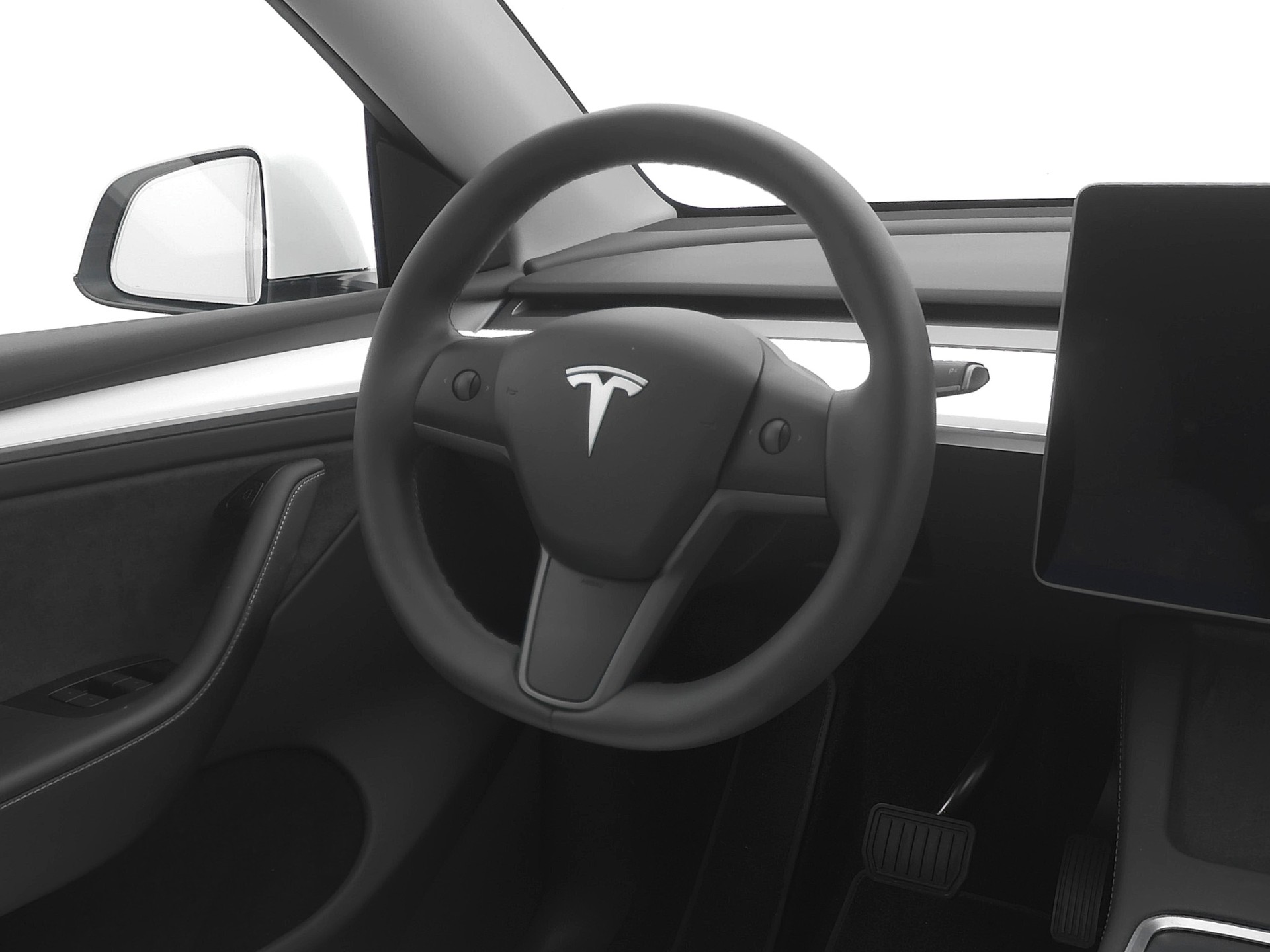 TESLA Model Y Long Range AWD-image-7