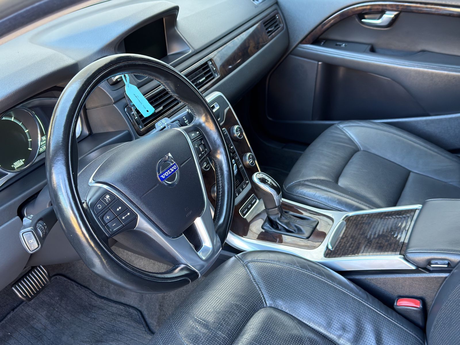 VOLVO V70 D5 AWD Summum Dynamic Edition Geartronic-image-10