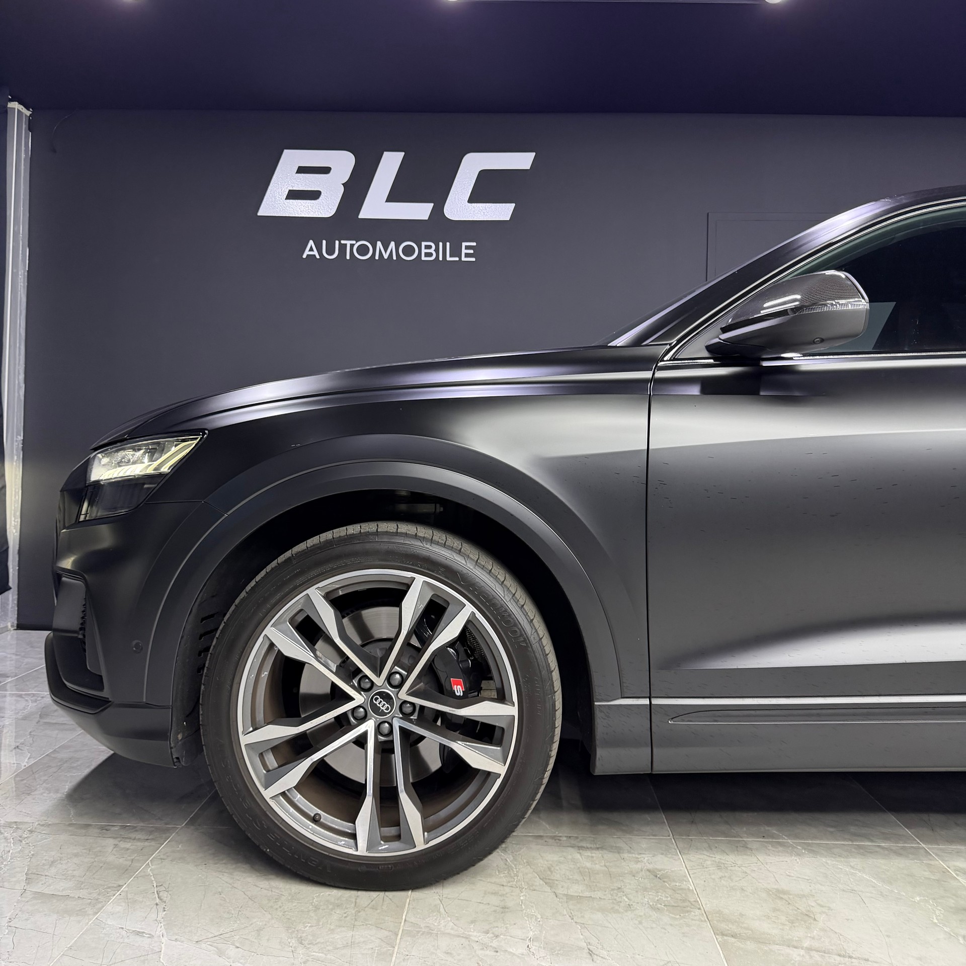 AUDI SQ8 TFSI quattro tiptronic-image-3