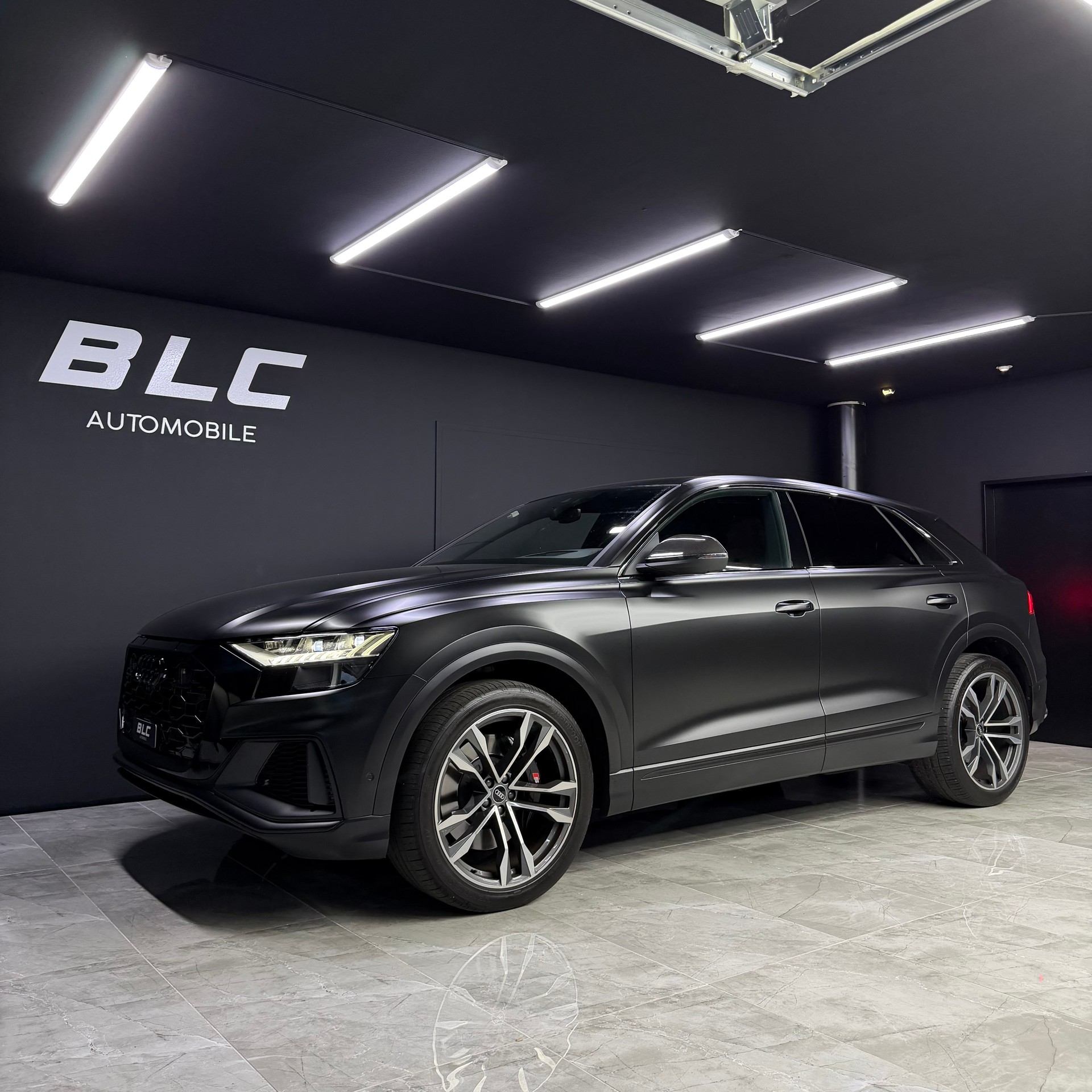 AUDI SQ8 TFSI quattro tiptronic-image-0